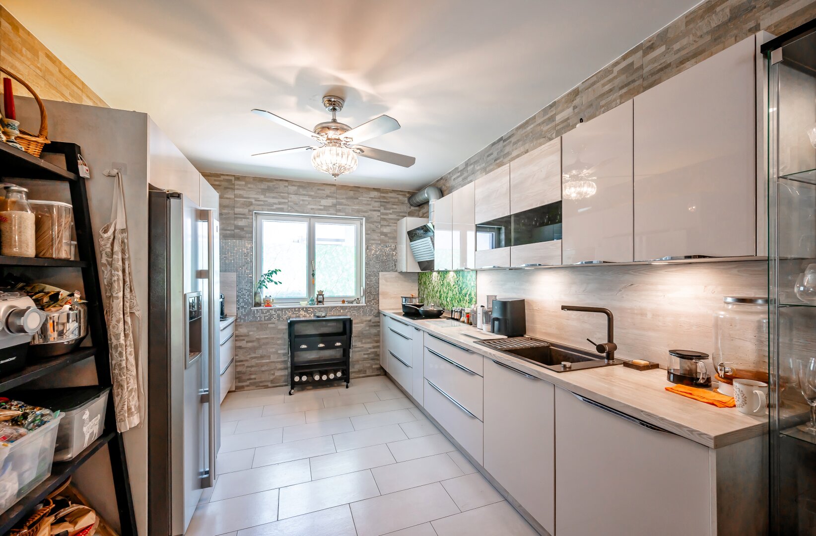 Viel Platz für die ganze Familie 194 m² NFL | eigener Garten | eigener KFZ Abstellplatz | ruhige Lage | Dachterrasse