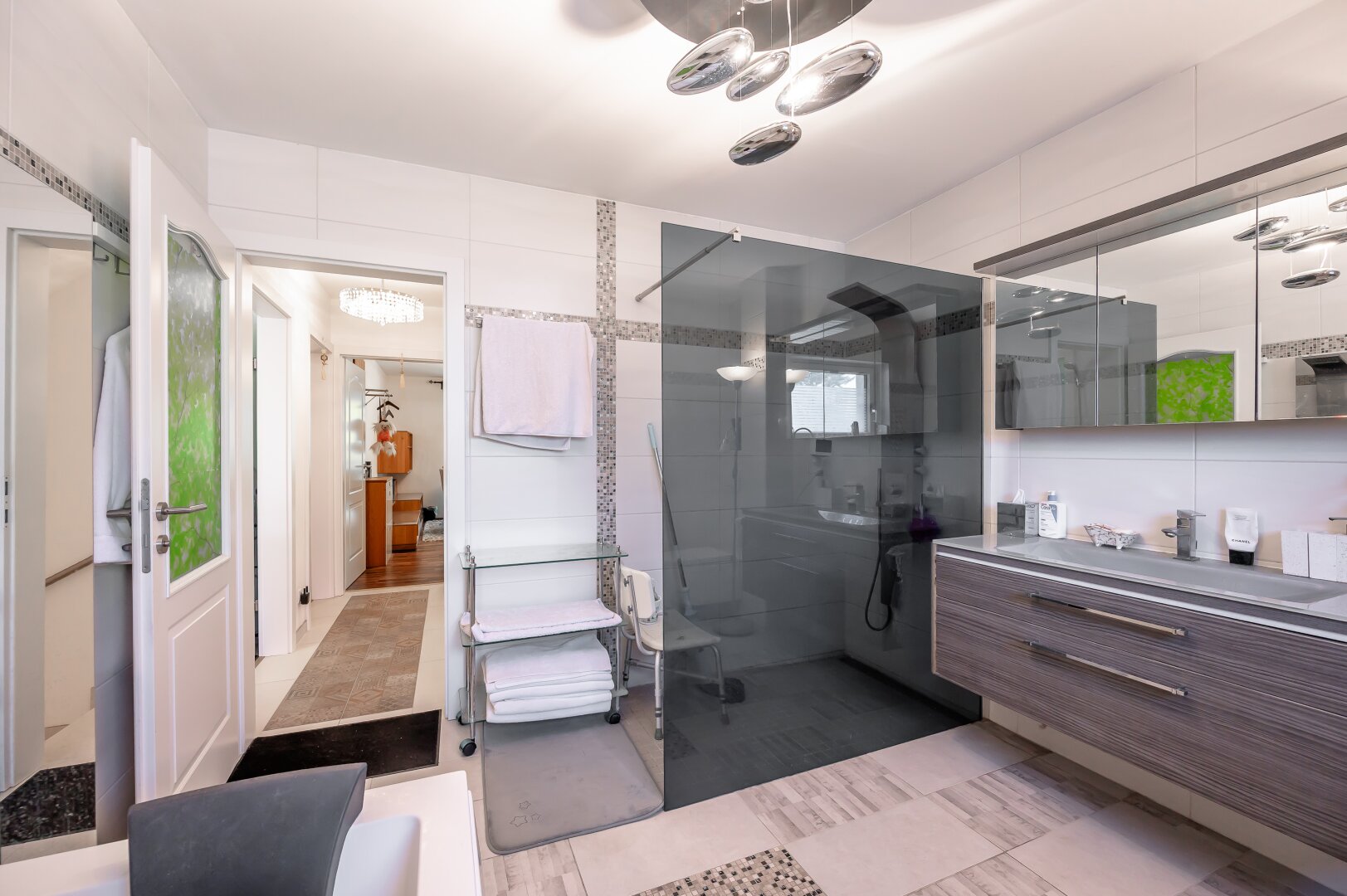 Viel Platz für die ganze Familie 194 m² NFL | eigener Garten | eigener KFZ Abstellplatz | ruhige Lage | Dachterrasse