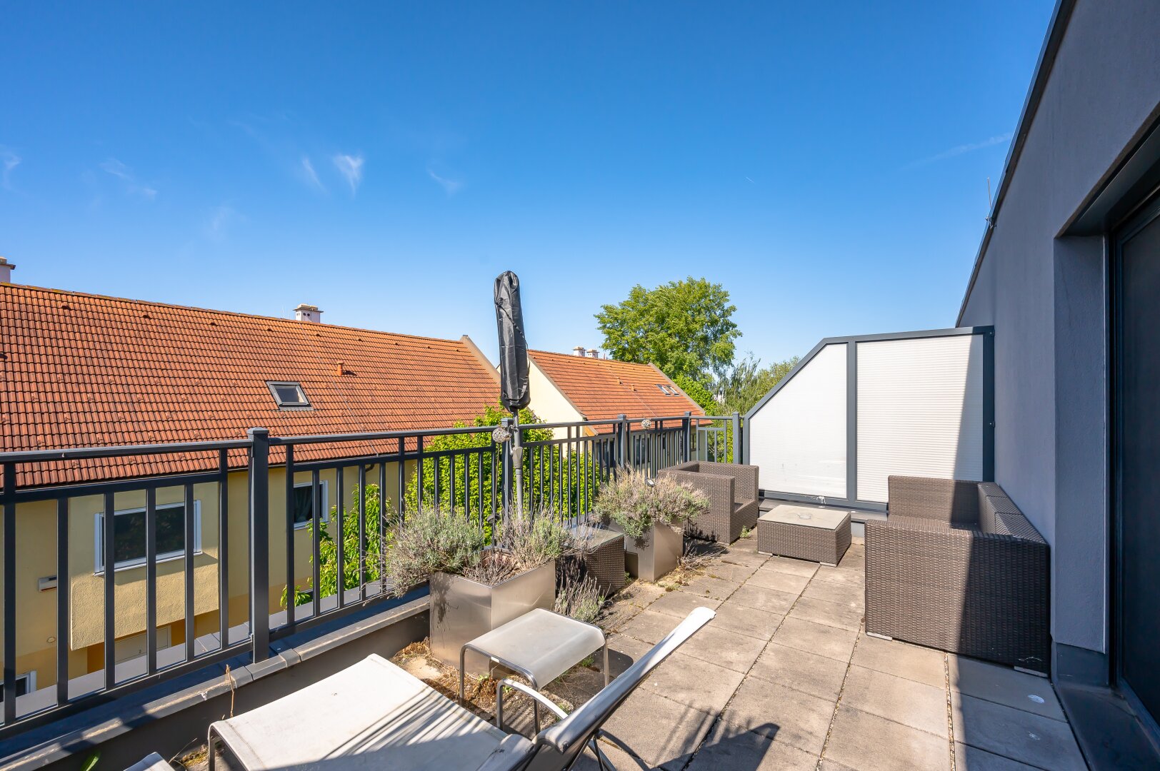 Viel Platz für die ganze Familie 194 m² NFL | eigener Garten | eigener KFZ Abstellplatz | ruhige Lage | Dachterrasse