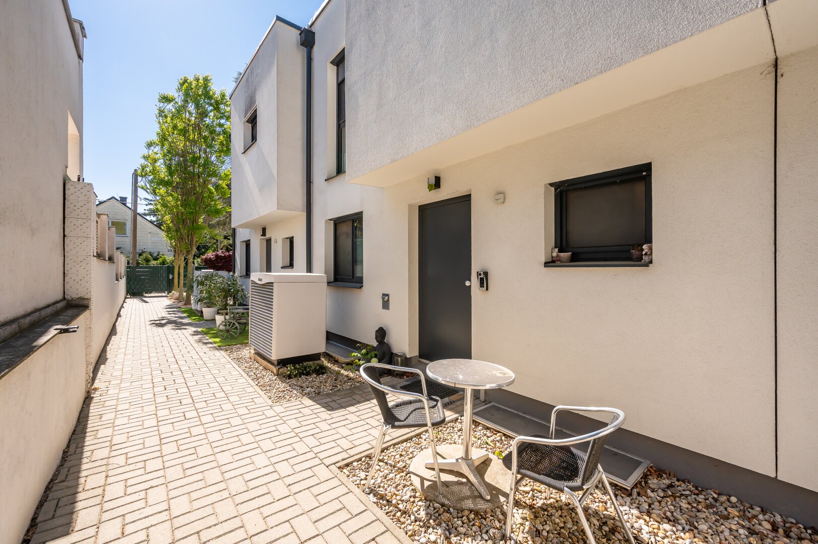 Viel Platz für die ganze Familie 194 m² NFL | eigener Garten | eigener KFZ Abstellplatz | ruhige Lage | Dachterrasse