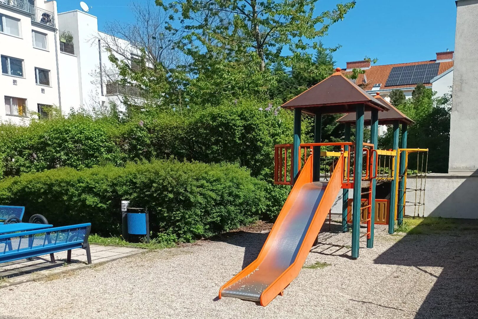 12 Spielplatz