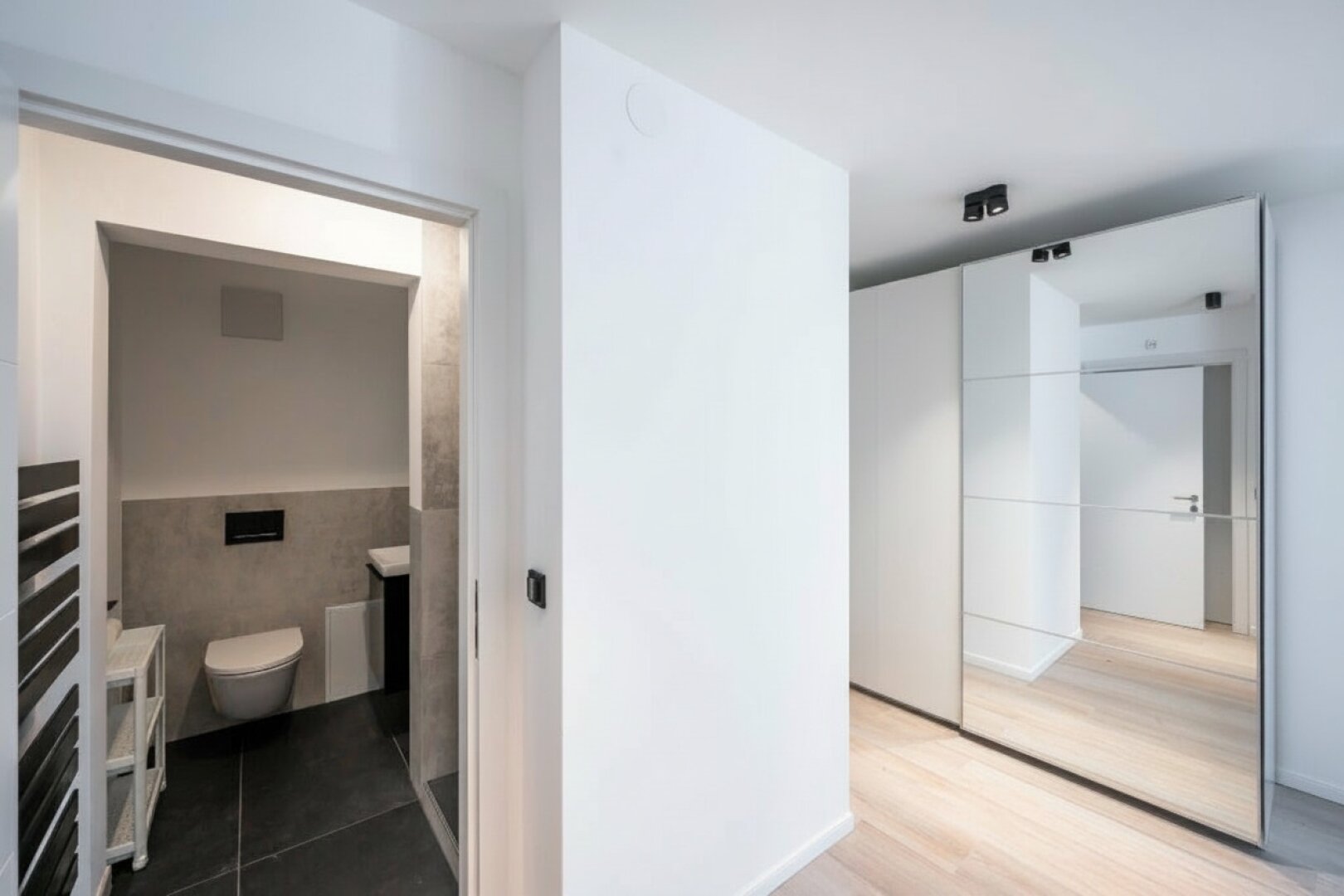Exklusive Garten-Residenz mit Pool & Au-Pair-Suite