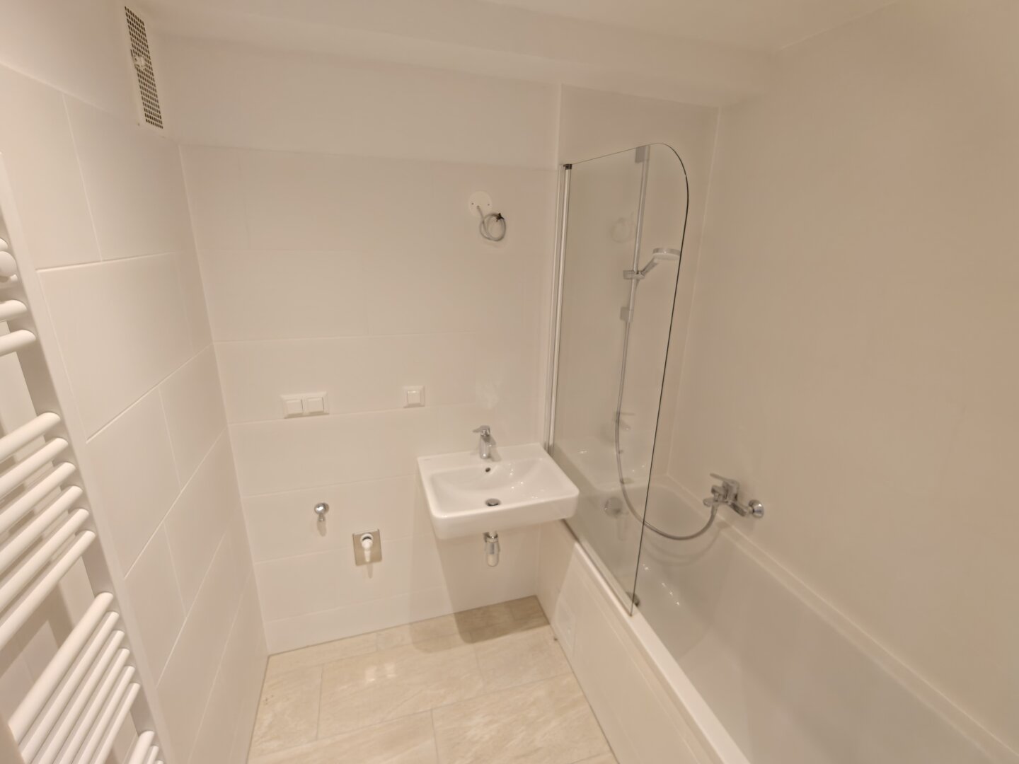 frisch renovierte 4 Zimmer Wohnung | 105 m² Nutzfläche | separate Küche