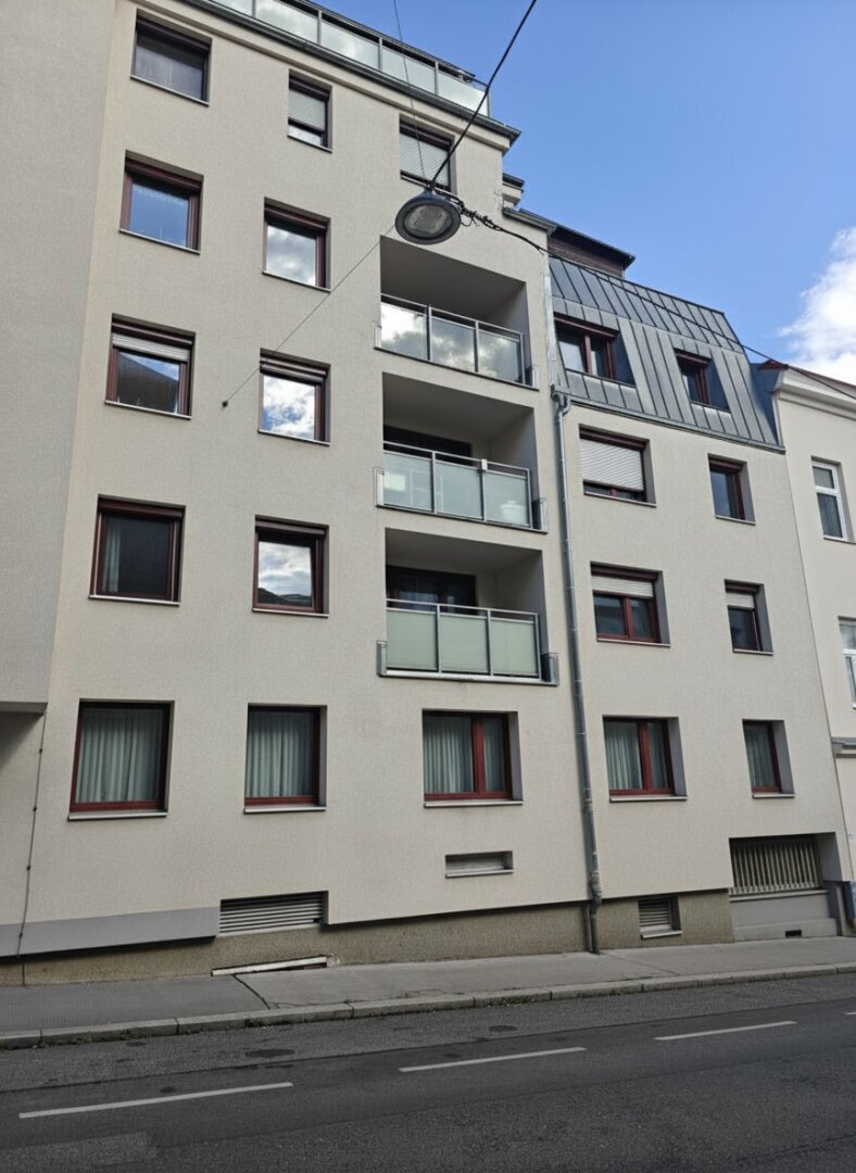 frisch renovierte 4 Zimmer Wohnung | 105 m² Nutzfläche | separate Küche