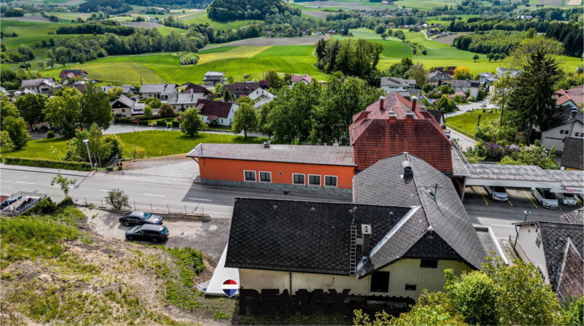 Mehrparteienwohnhaus mit 3 getrennten Wohneinheiten & Panoramaaussicht in Wolfsegg am Hausruck