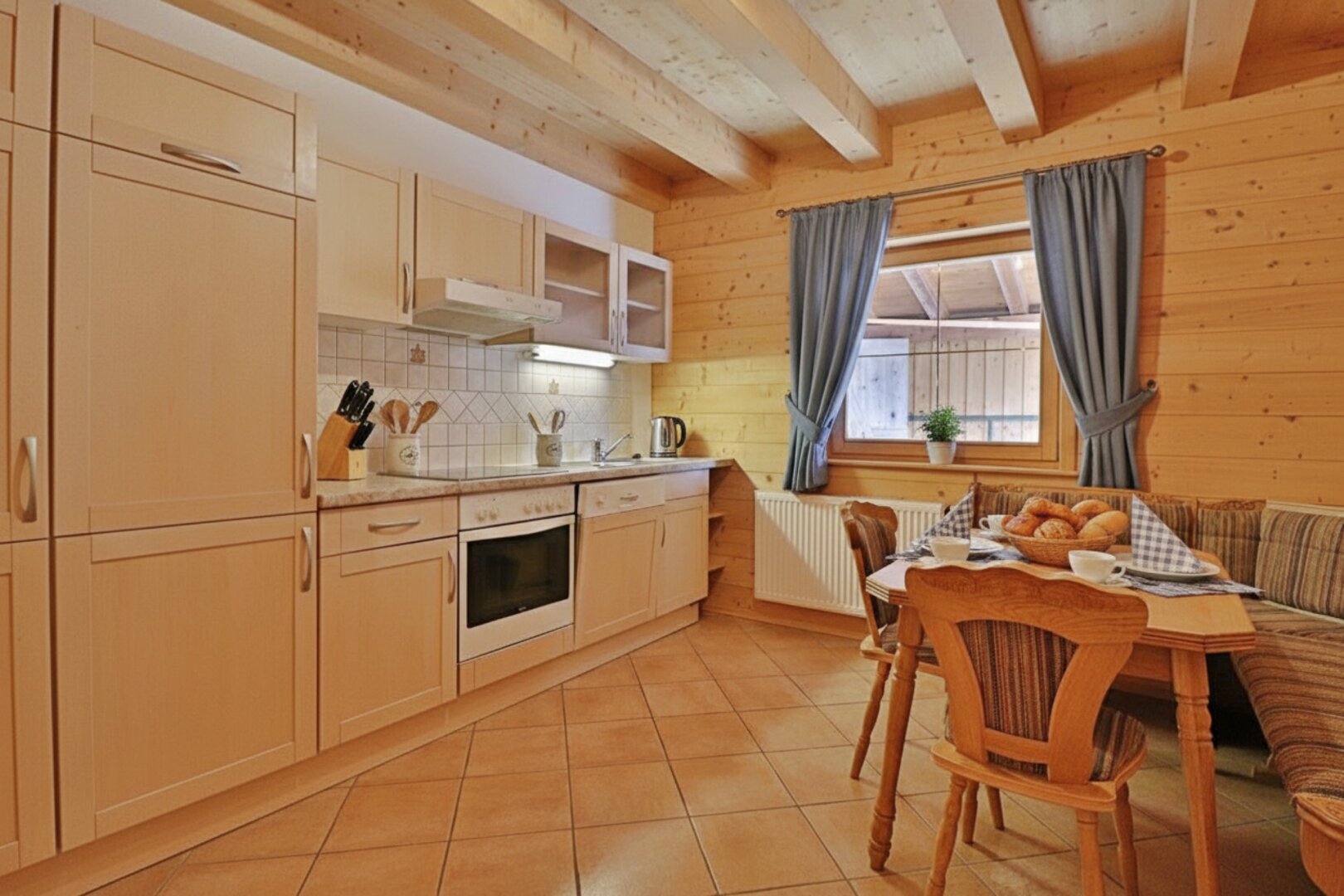 PREISREDUKTION! Traditioneller Tiroler Holzhaus-Charme mit Panoramablick