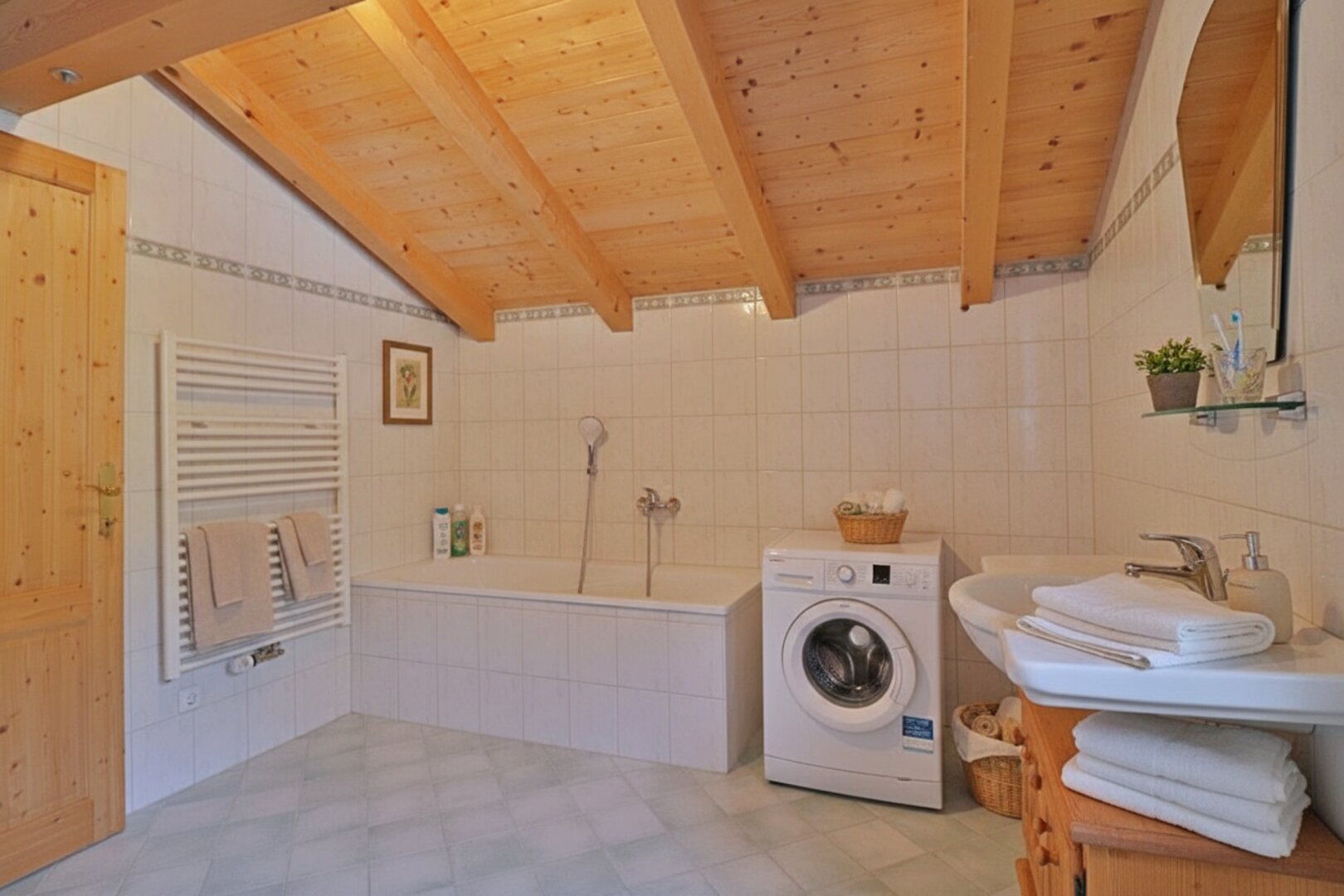 PREISREDUKTION! Traditioneller Tiroler Holzhaus-Charme mit Panoramablick