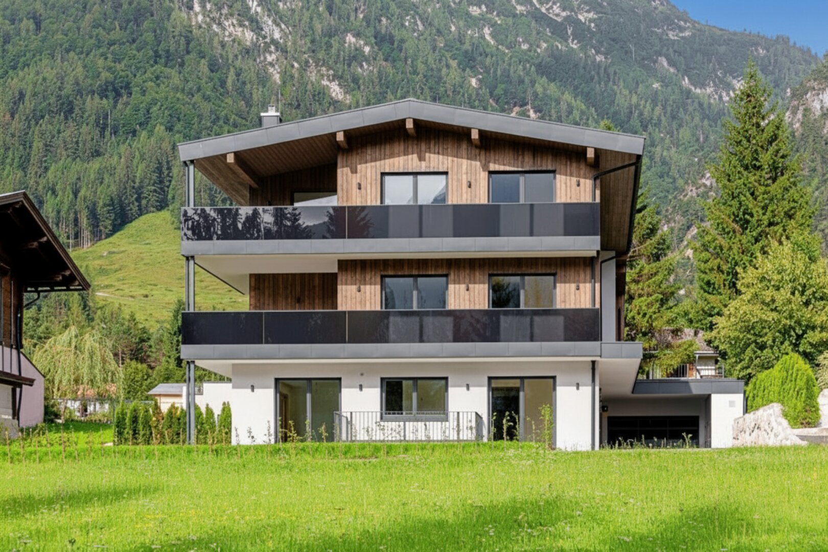 Top 3: Hochwertige 4-Zimmer Wohnung mit Balkon - Erstbezug!