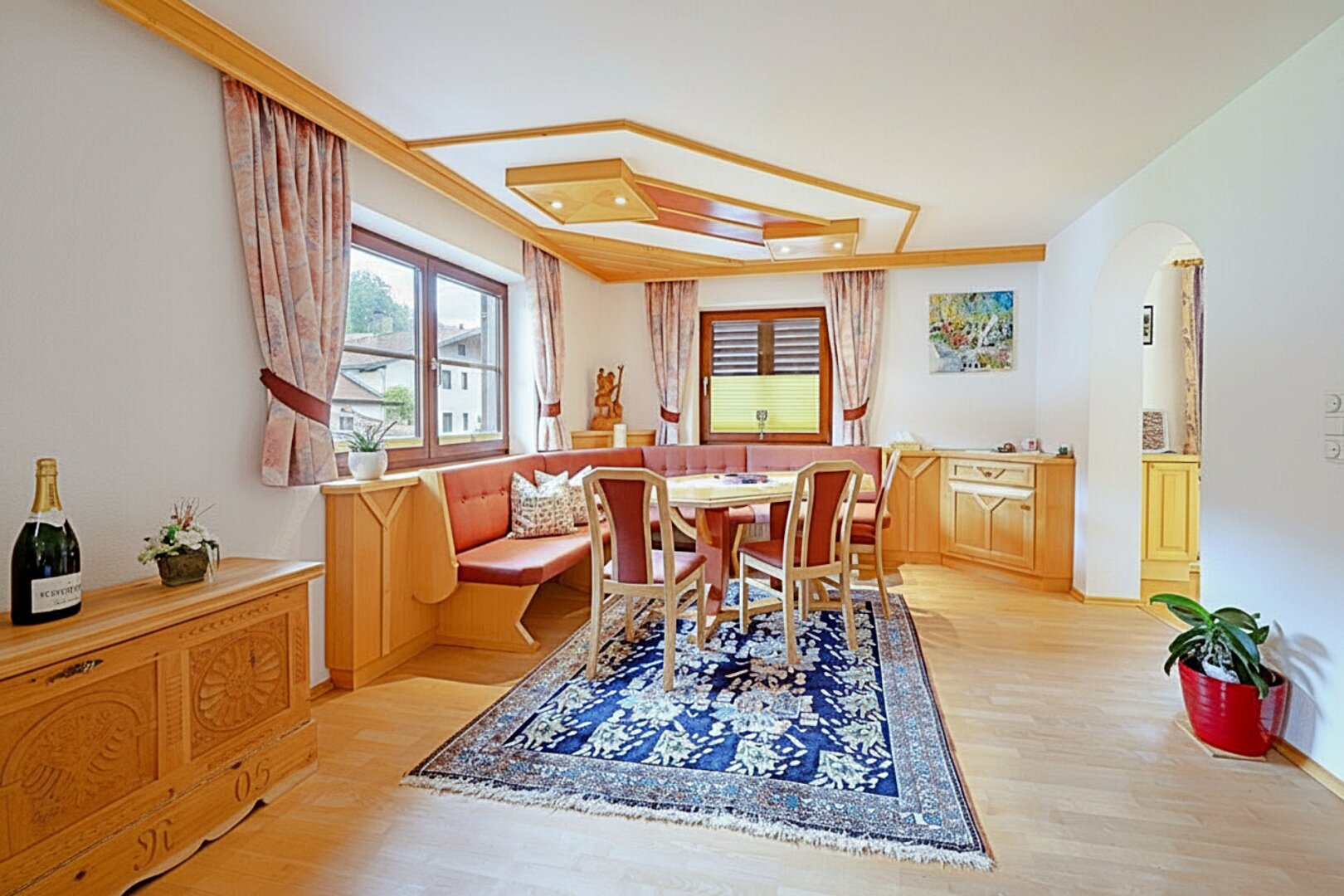 PREISREDUKTION! Charmantes Haus mit Einliegerwohnung und großem Grundstück in idyllischer Lage