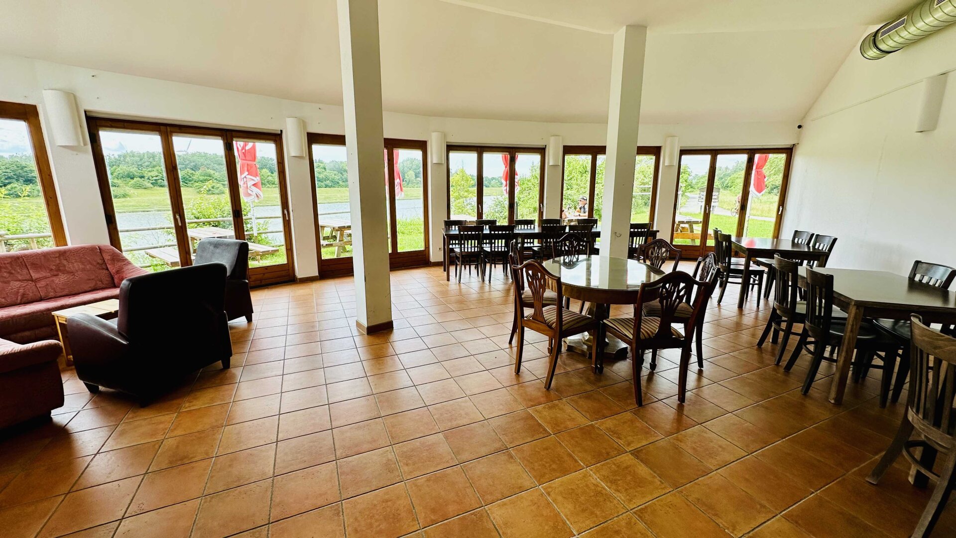 Restaurant + Wohnung - Freizeitoase an der neuen Donau (Sommerbetrieb)
