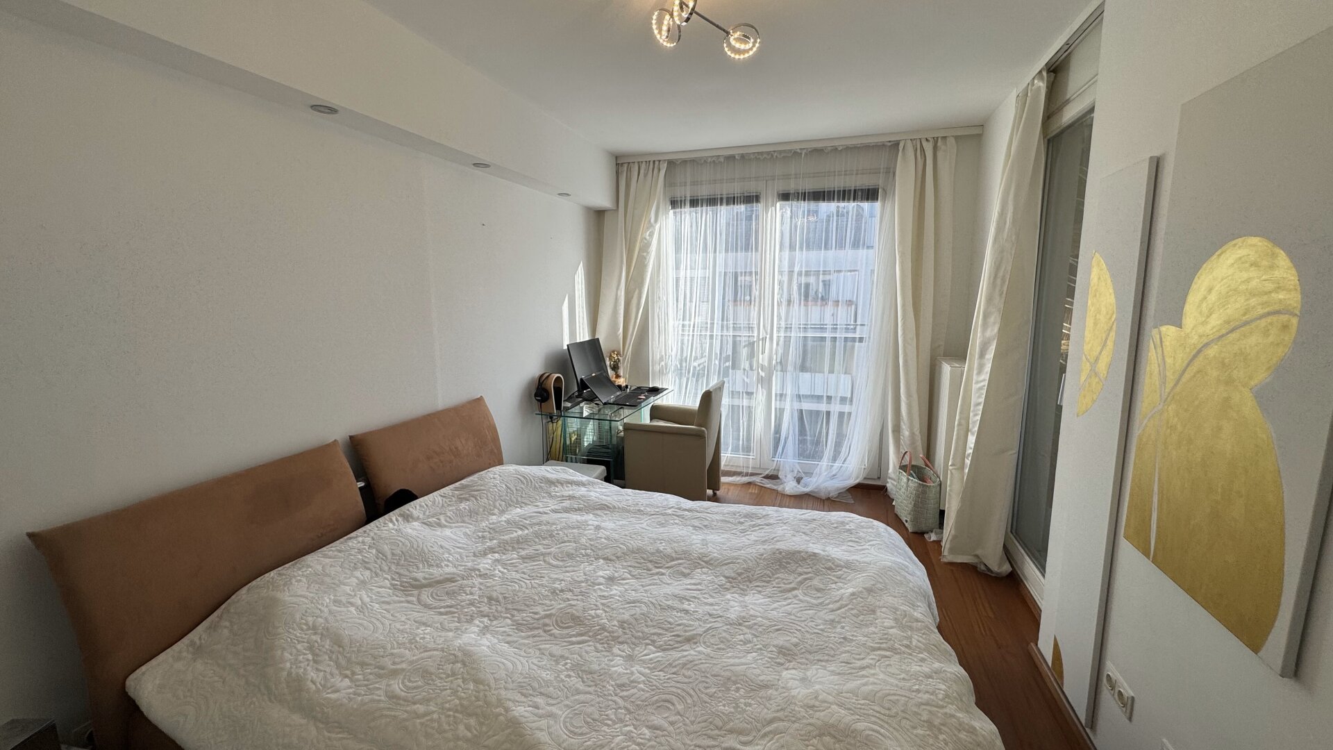 Moderne, ruhige Stadtwohnung mit Loggia und Tiefgaragenstellplatz!