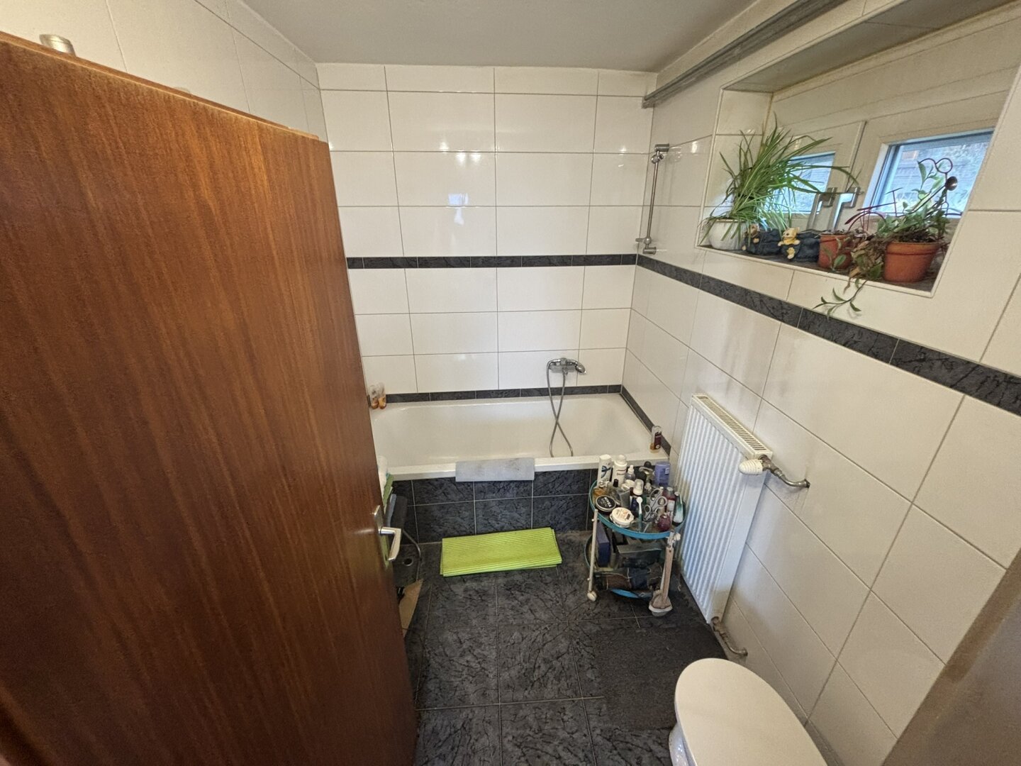 Renovierungsbedürftiges Wohnjuwel mit großem Garten und viel Platz!