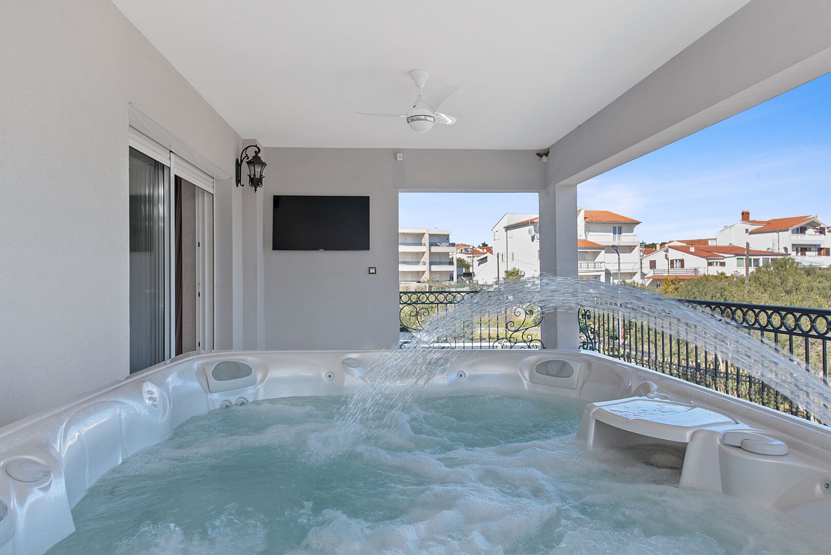 Sea, Style & Serenity – Hochwertige Villa in Toplage Dalmatien