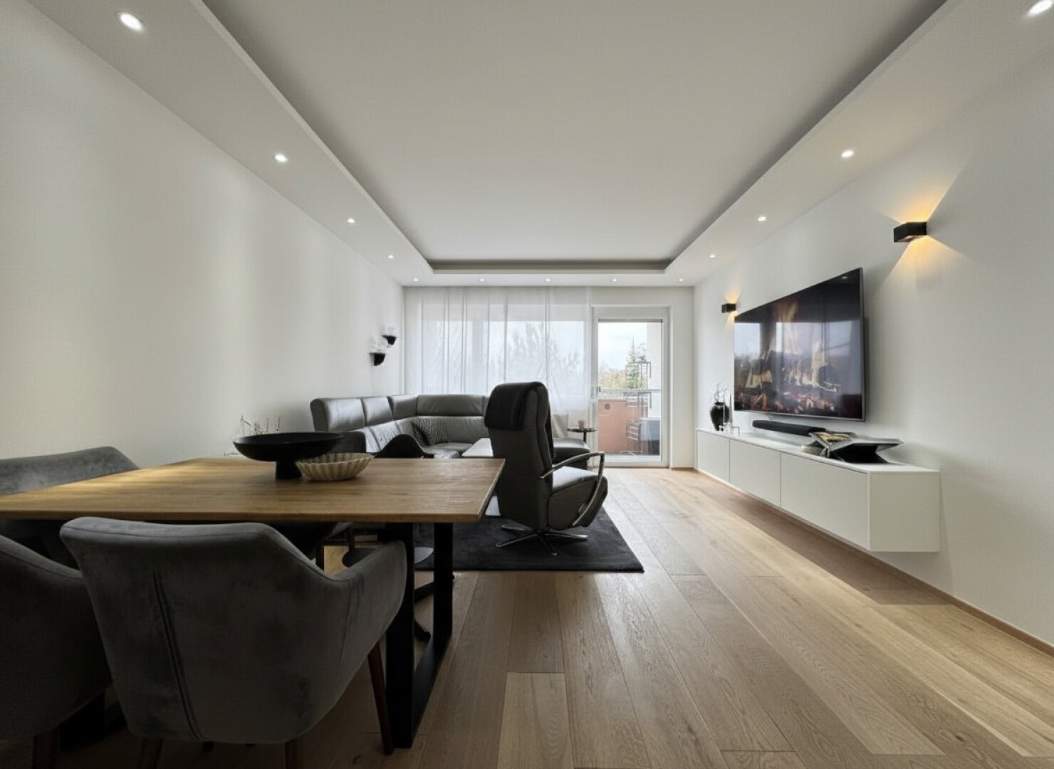 Design trifft Lebensqualität, vollsanierte Wohlfühlwohnung mit Balkon