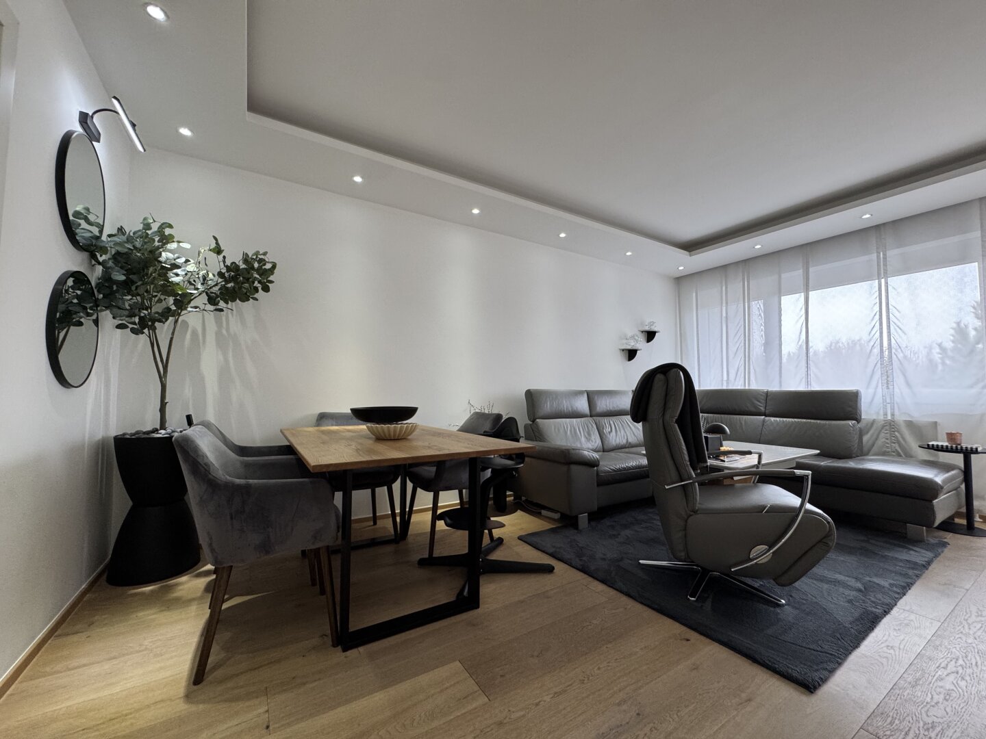 Design trifft Lebensqualität, vollsanierte Wohlfühlwohnung mit Balkon