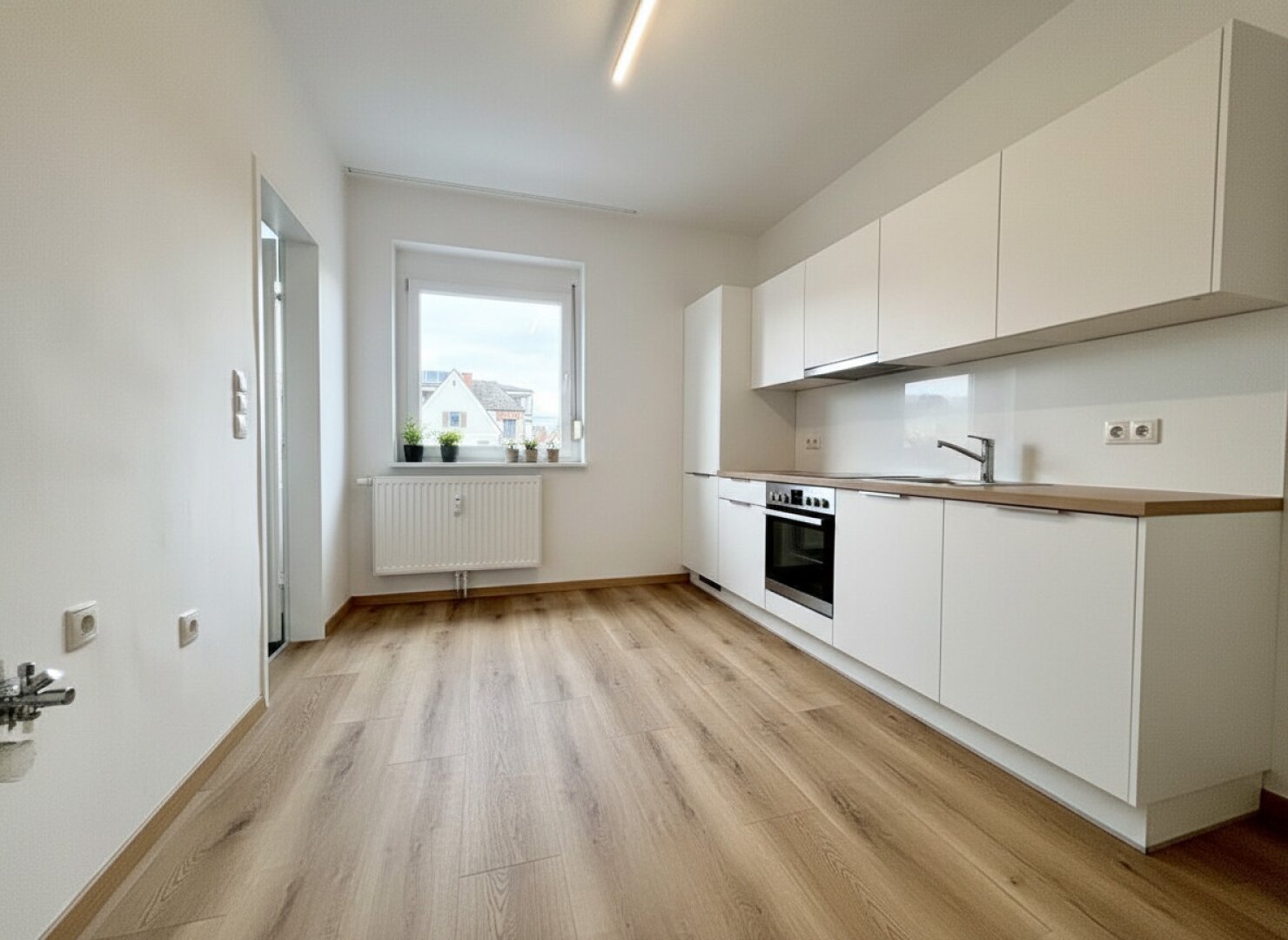 ERSTBEZUG nach Sanierung! Wohntraum mit sonniger Loggia
