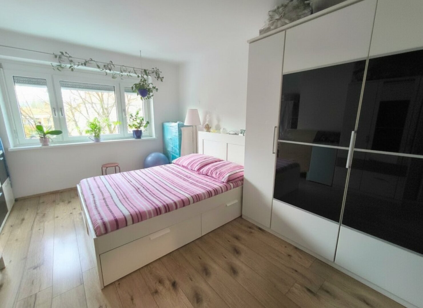 Schlafzimmer 1