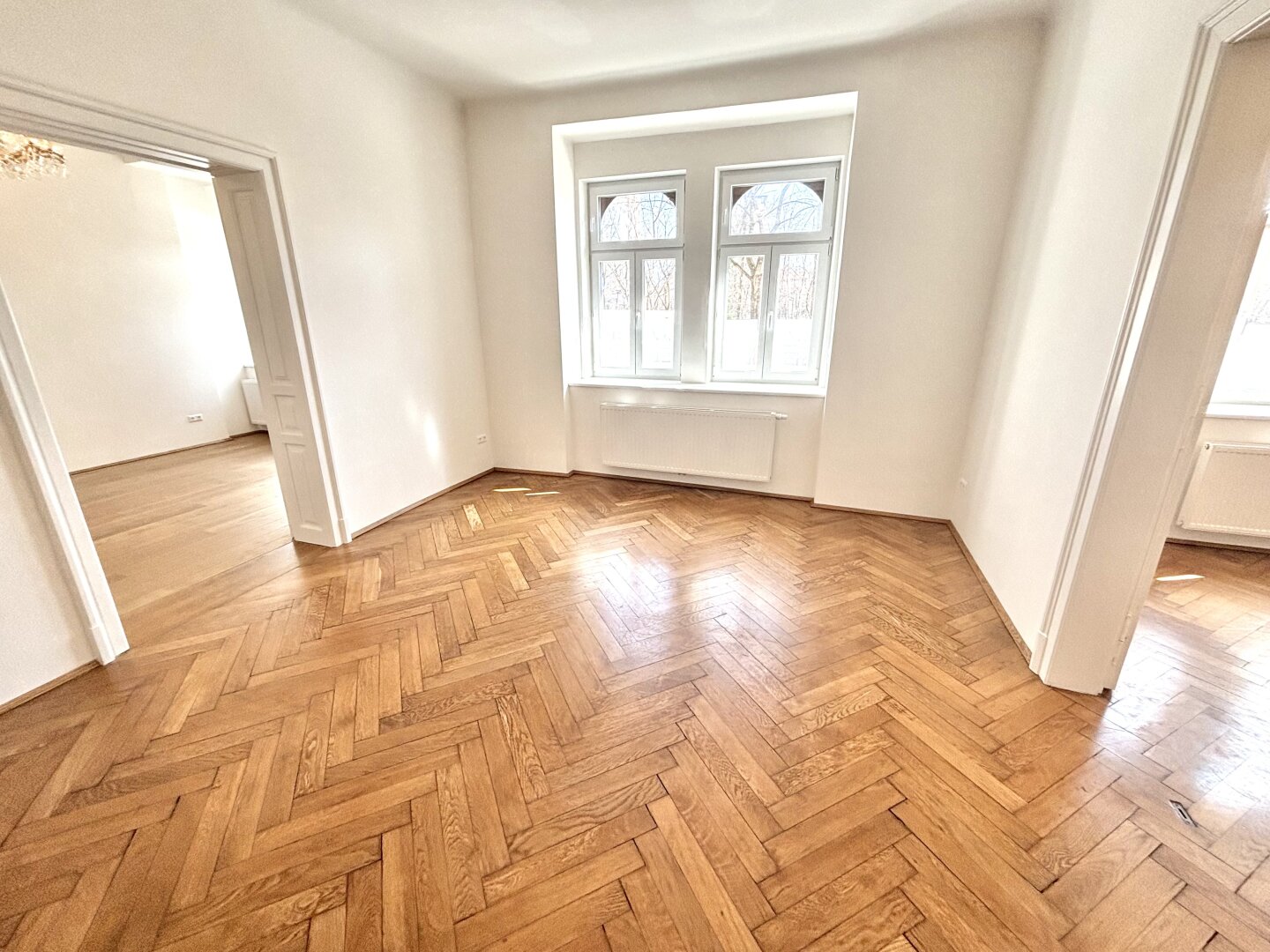Modernisierter Altbau mit Abendsonne