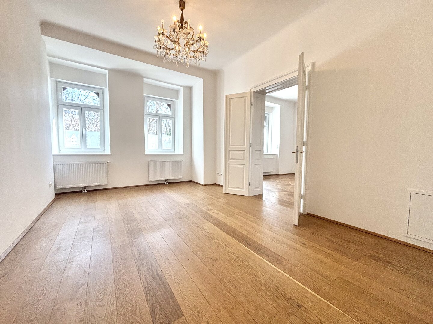 Modernisierter Altbau mit Abendsonne