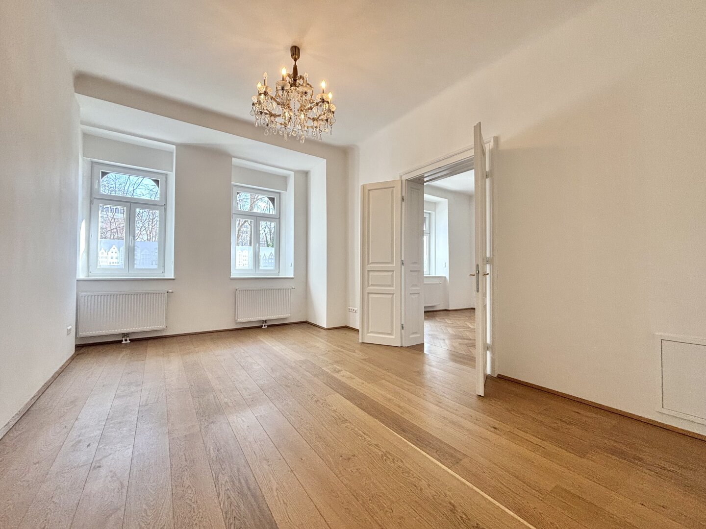 Modernisierter Altbau mit Abendsonne