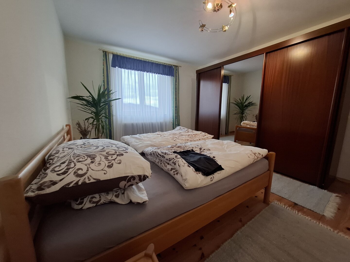 Idyllische Gartenoase – modernisiertes Familienhaus in absoluter Ruhelage