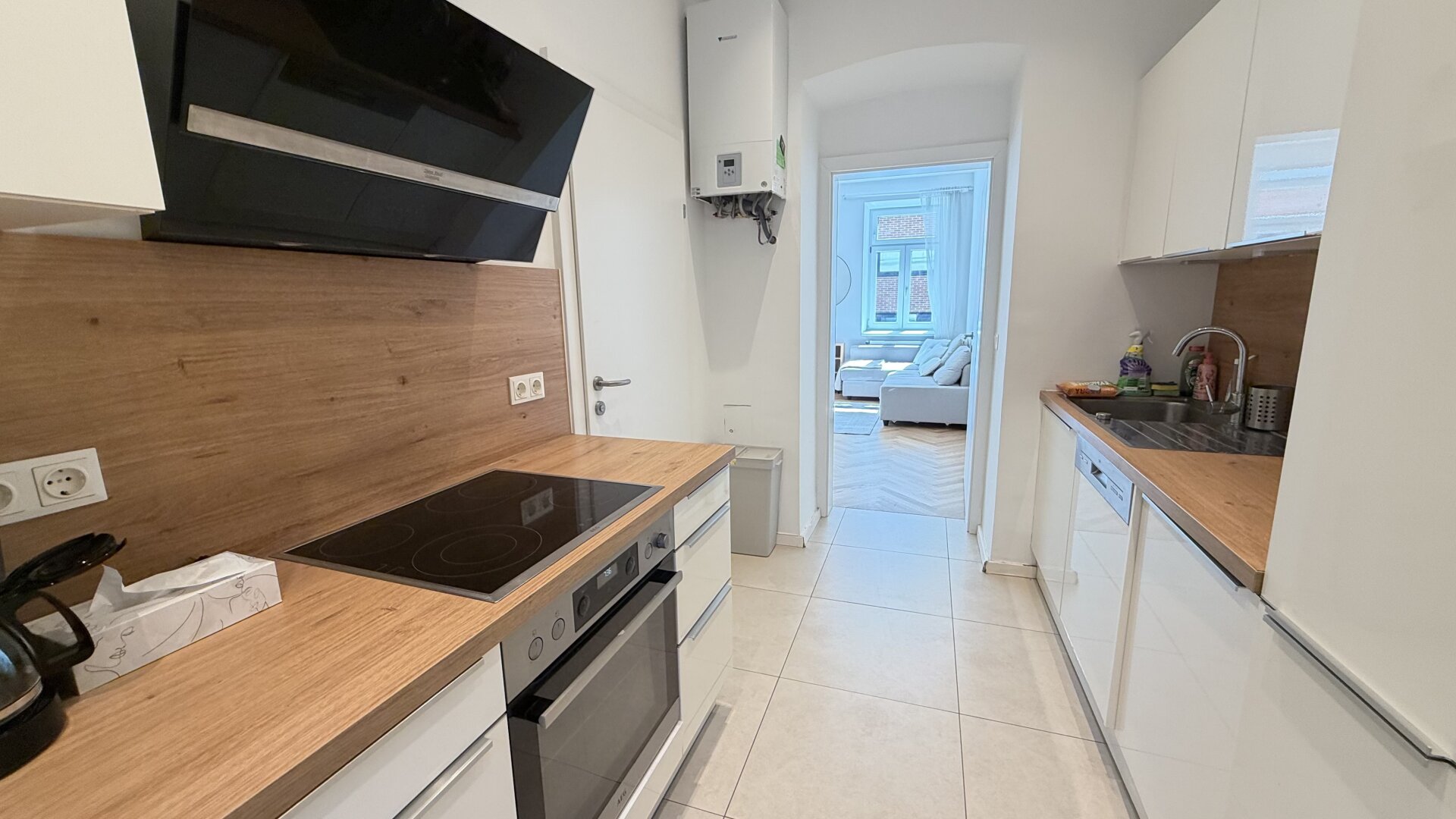 Ruhige, top-renovierte 2-Zimmer Wohnung im Hochparterre