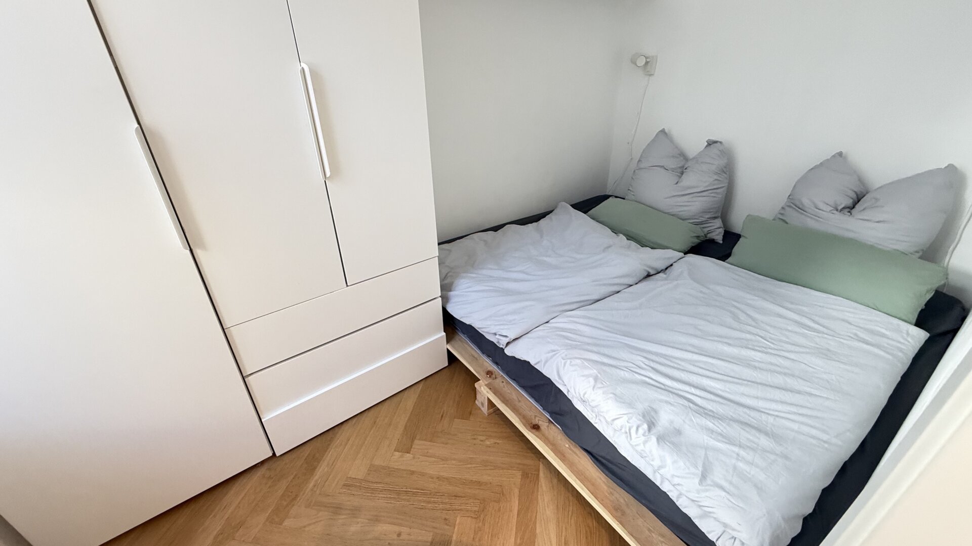 Ruhige, top-renovierte 2-Zimmer Wohnung im Hochparterre