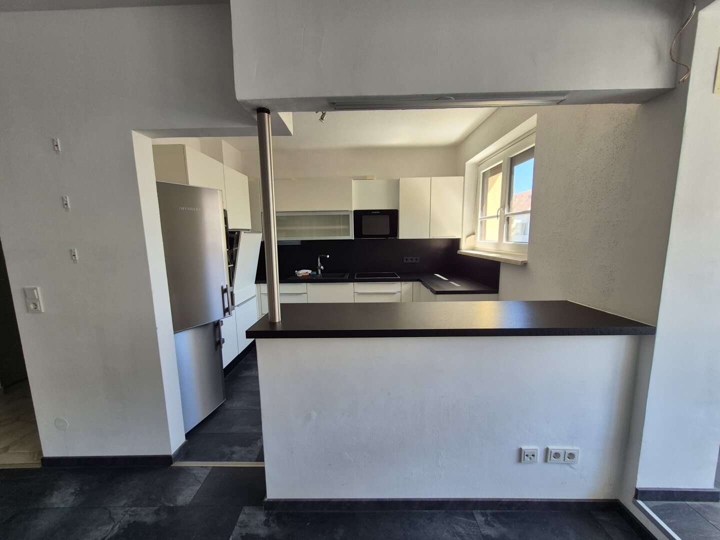 NEUER PREIS: kernsanierte 3-Zimmer-Wohnung mit südseitiger Loggia