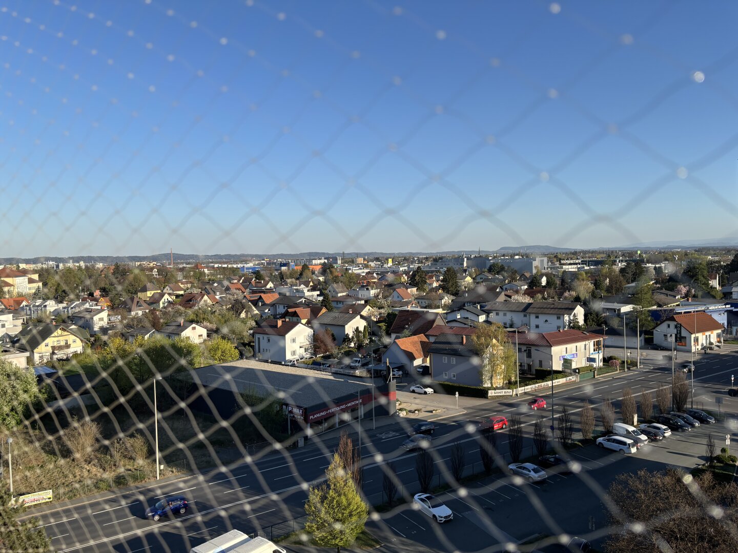 Frisch sanierter Wohnhit mit hochwertigen Tischlermöbel!