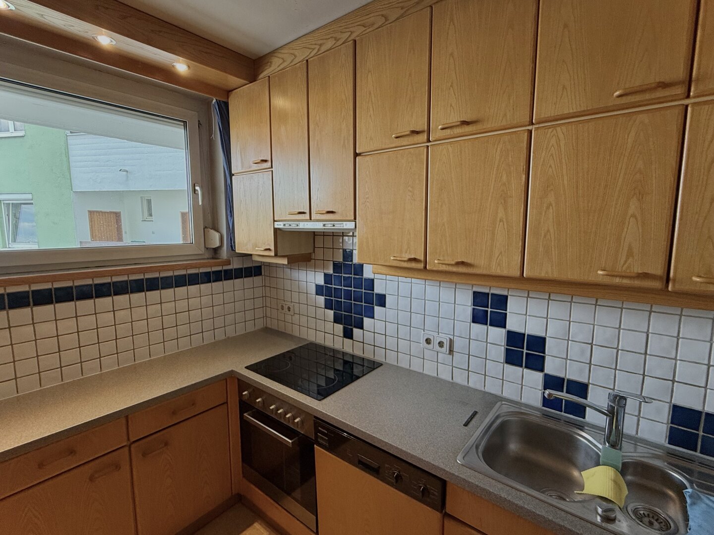 Lichtdurchflutete Wohnung mit zentraler Raumaufteilung!