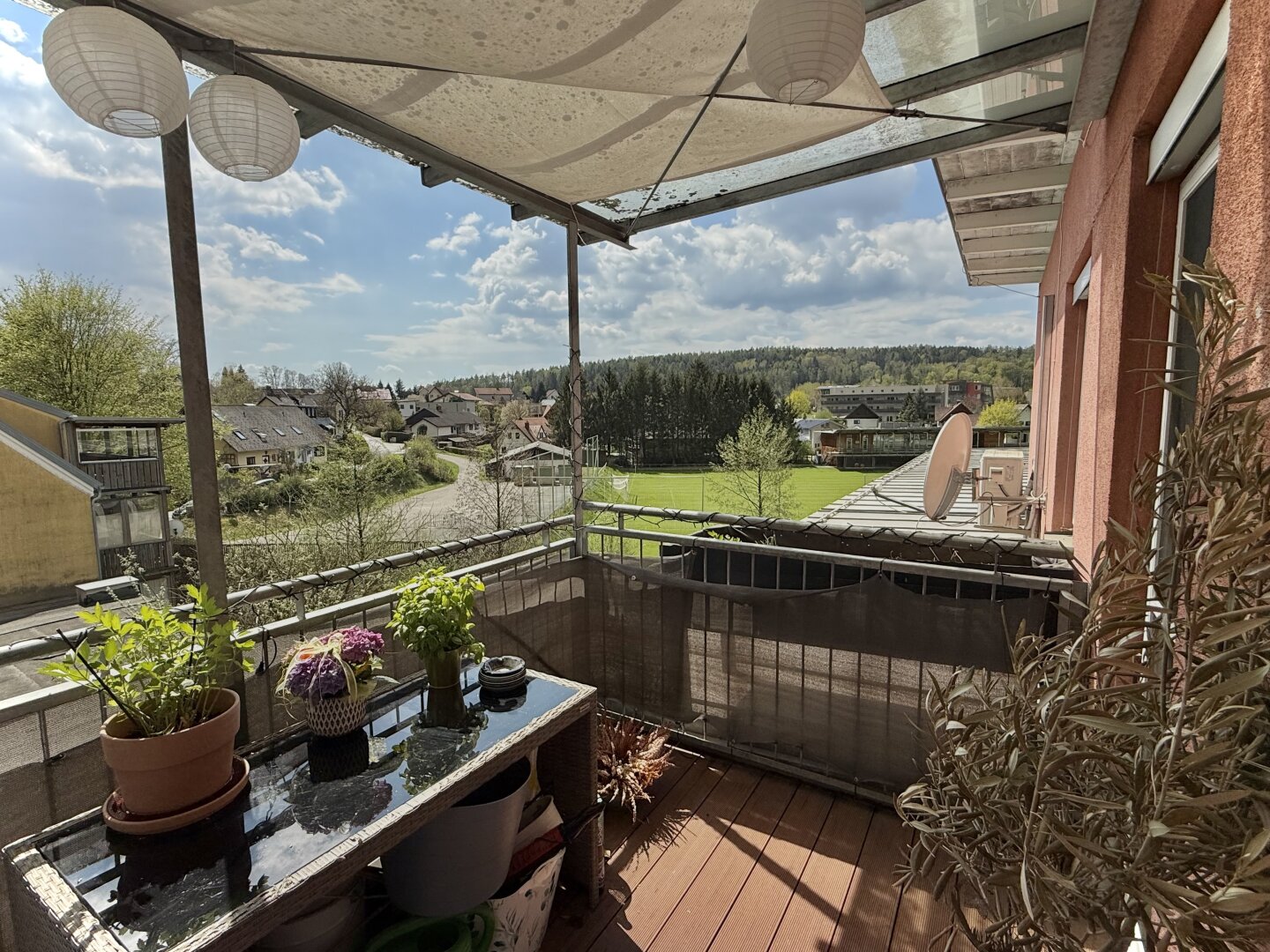 Moderne und lichtdurchflutete Wohnung in idealer Familienlage!