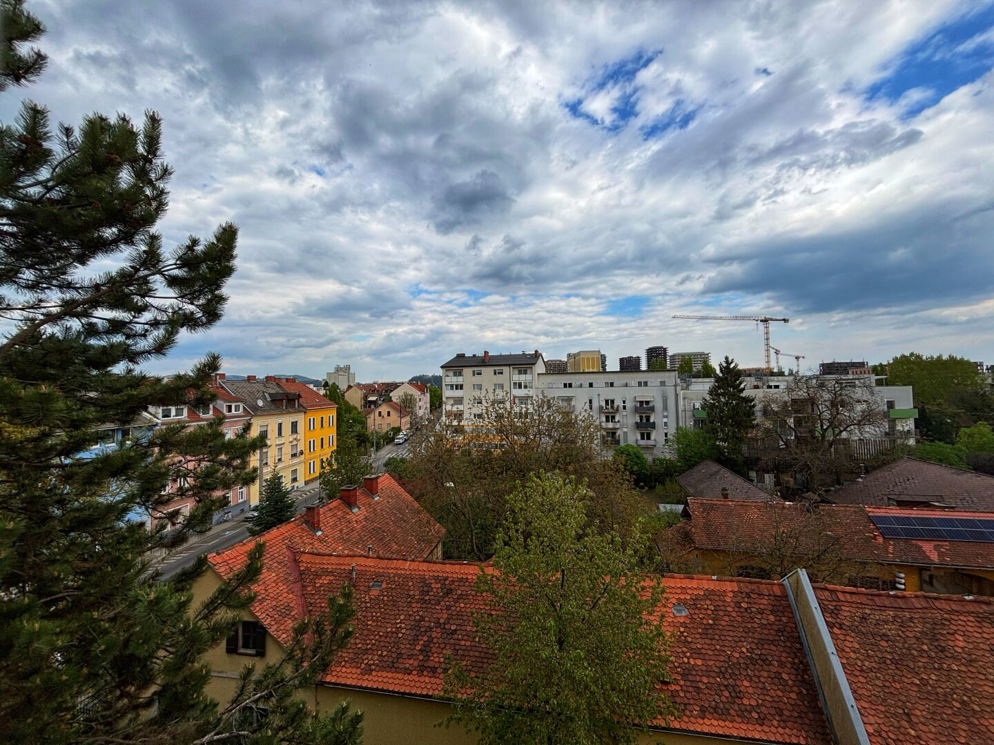 Sonnige Aussichten: Ihr Wohntraum im letzten Stock!