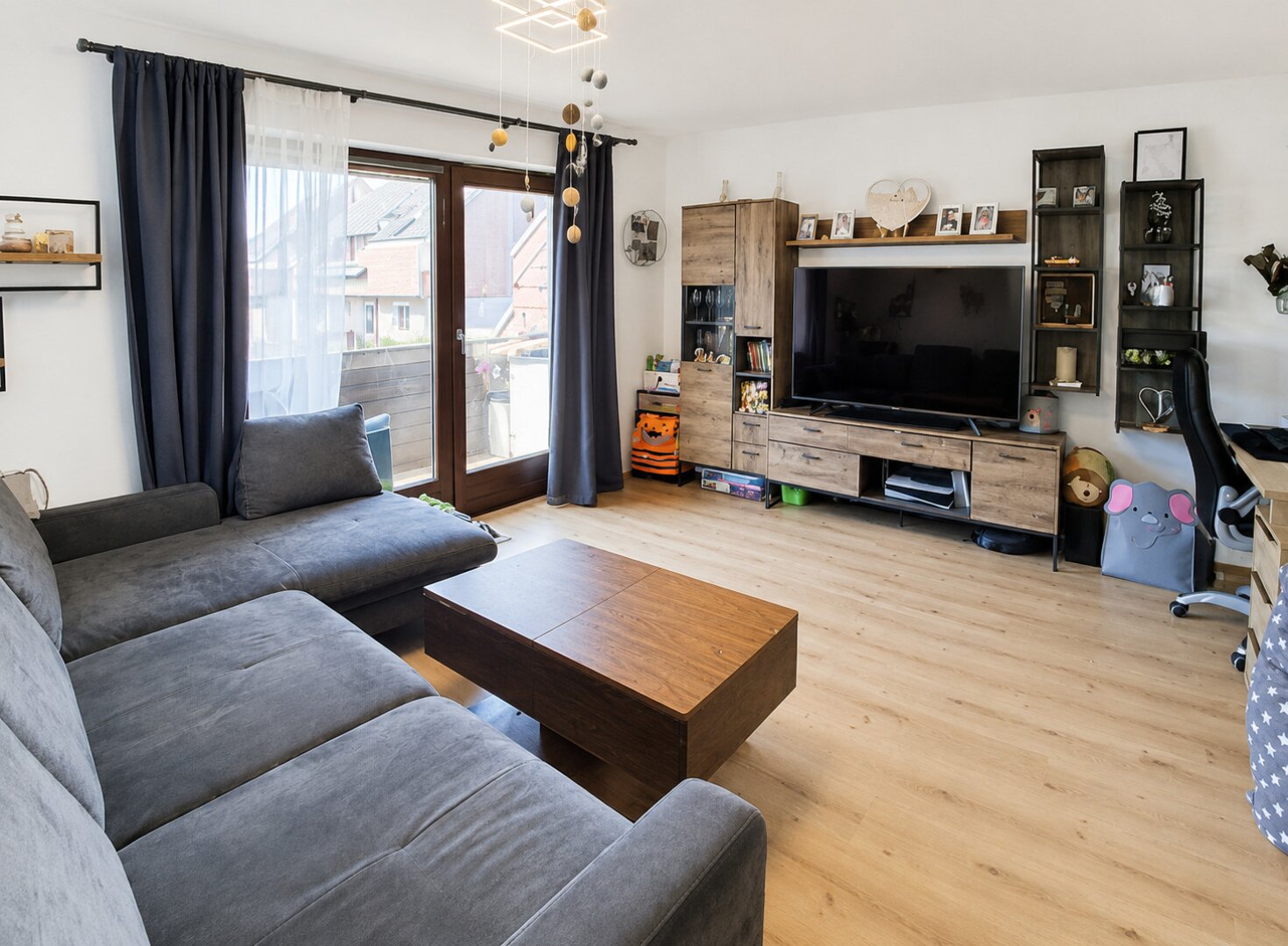 Moderne Familienwohnung mit 2 Loggien