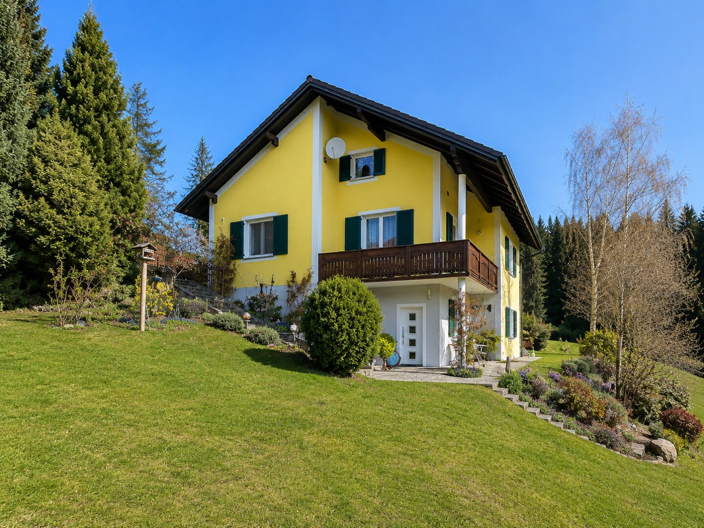 Charmantes Wohnhaus mit großem Garten & Fernblick