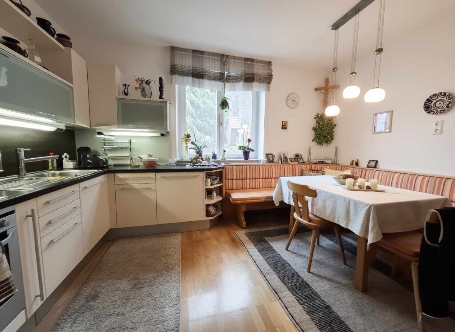 Charmantes Wohnhaus mit großem Garten & Fernblick