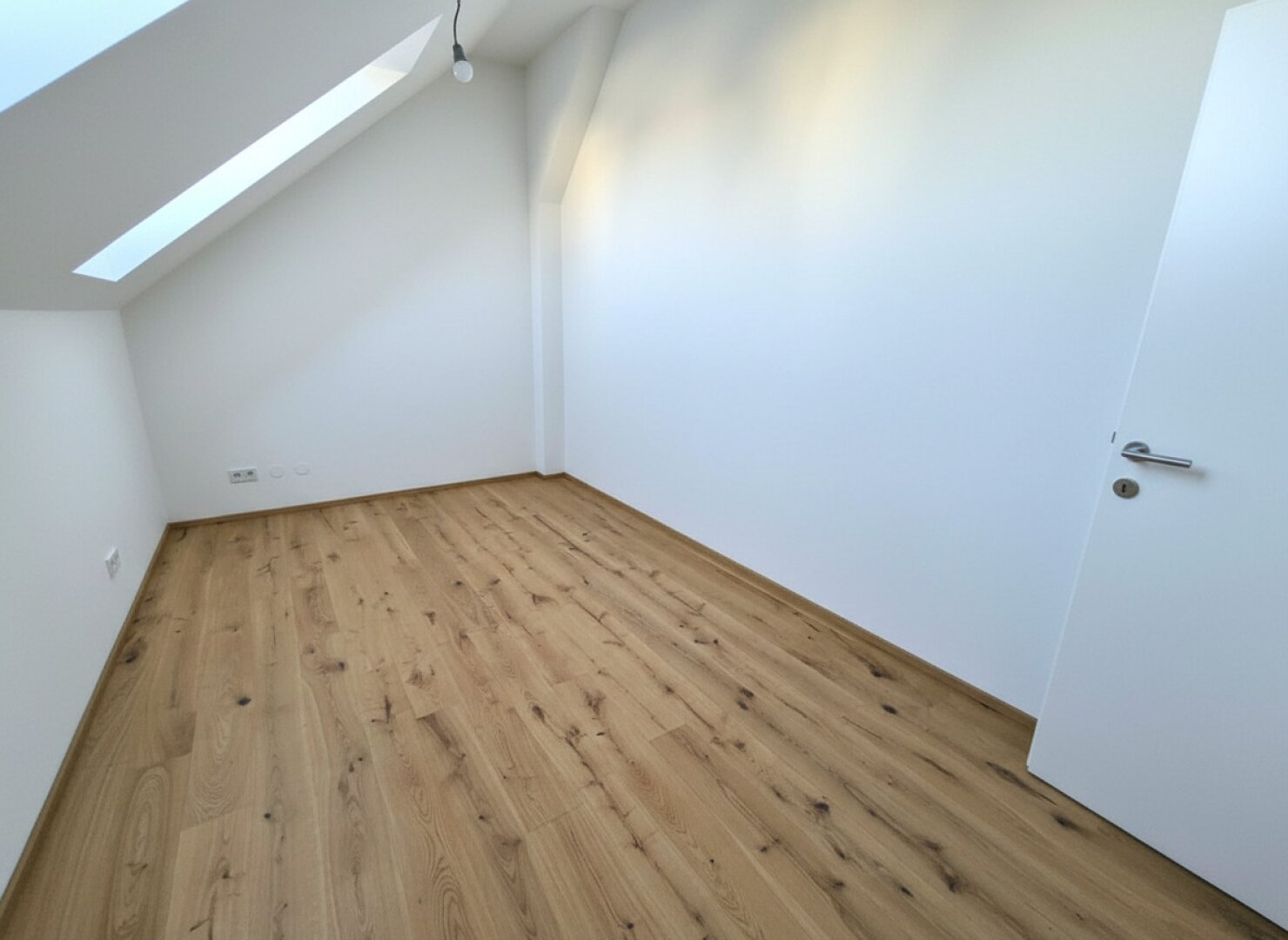 Exklusives Dachgeschoss mit Altbaucharme