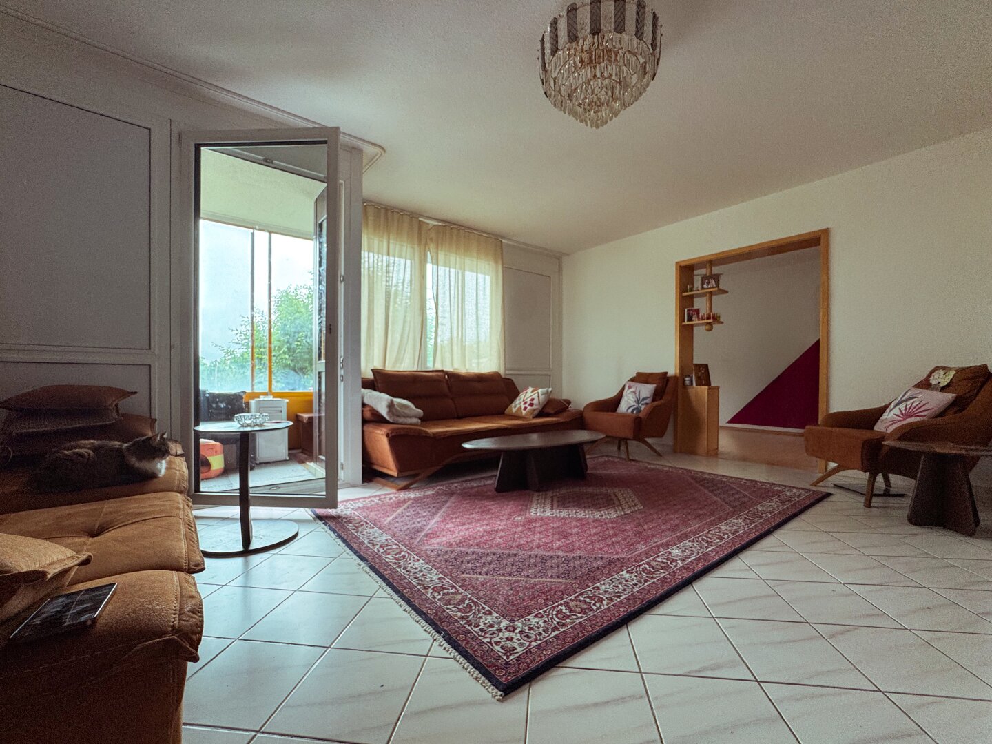 Großzügige Familienwohnung mit Loggia und Garage!