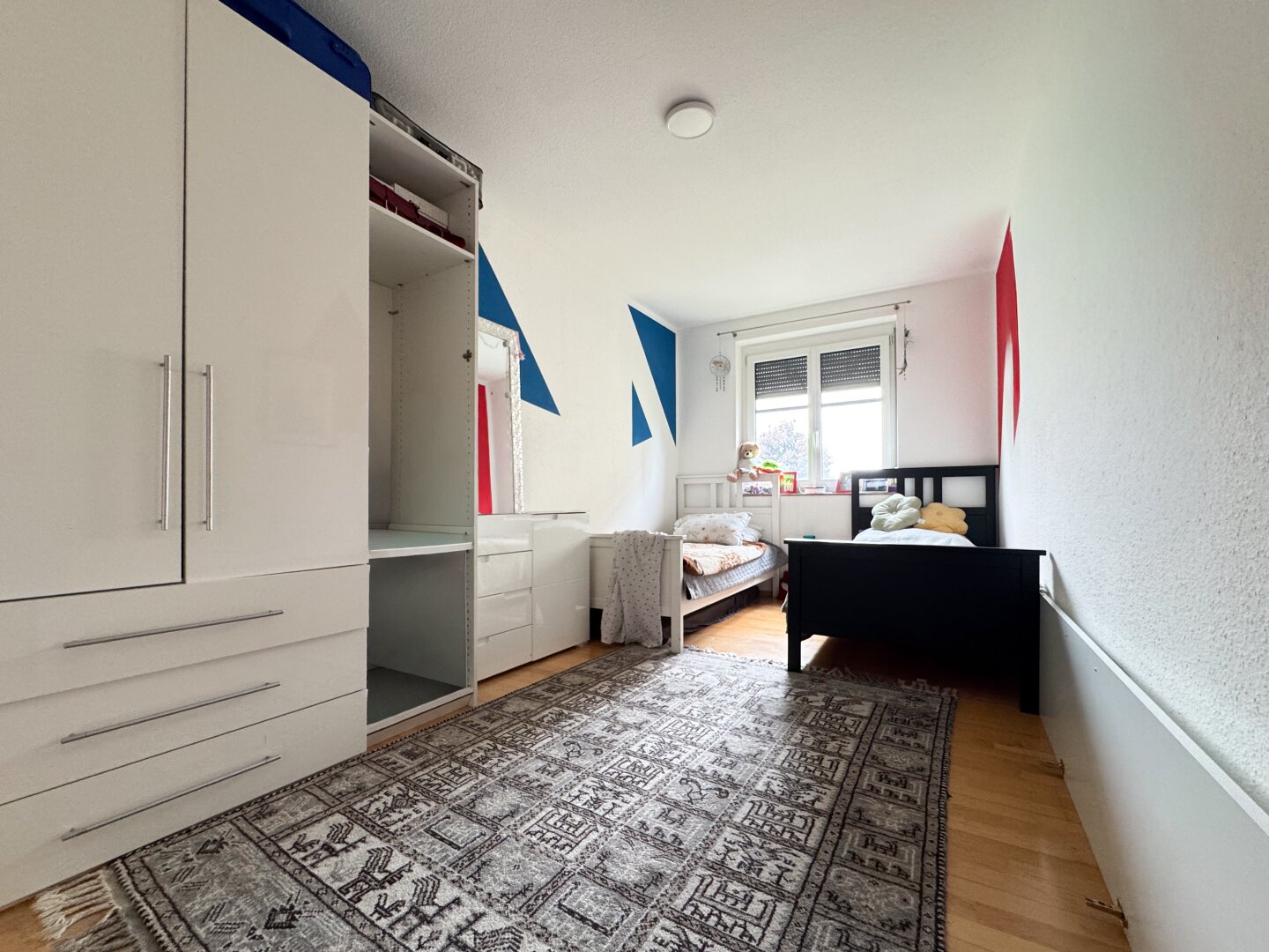 Großzügige Familienwohnung mit Loggia und Garage!