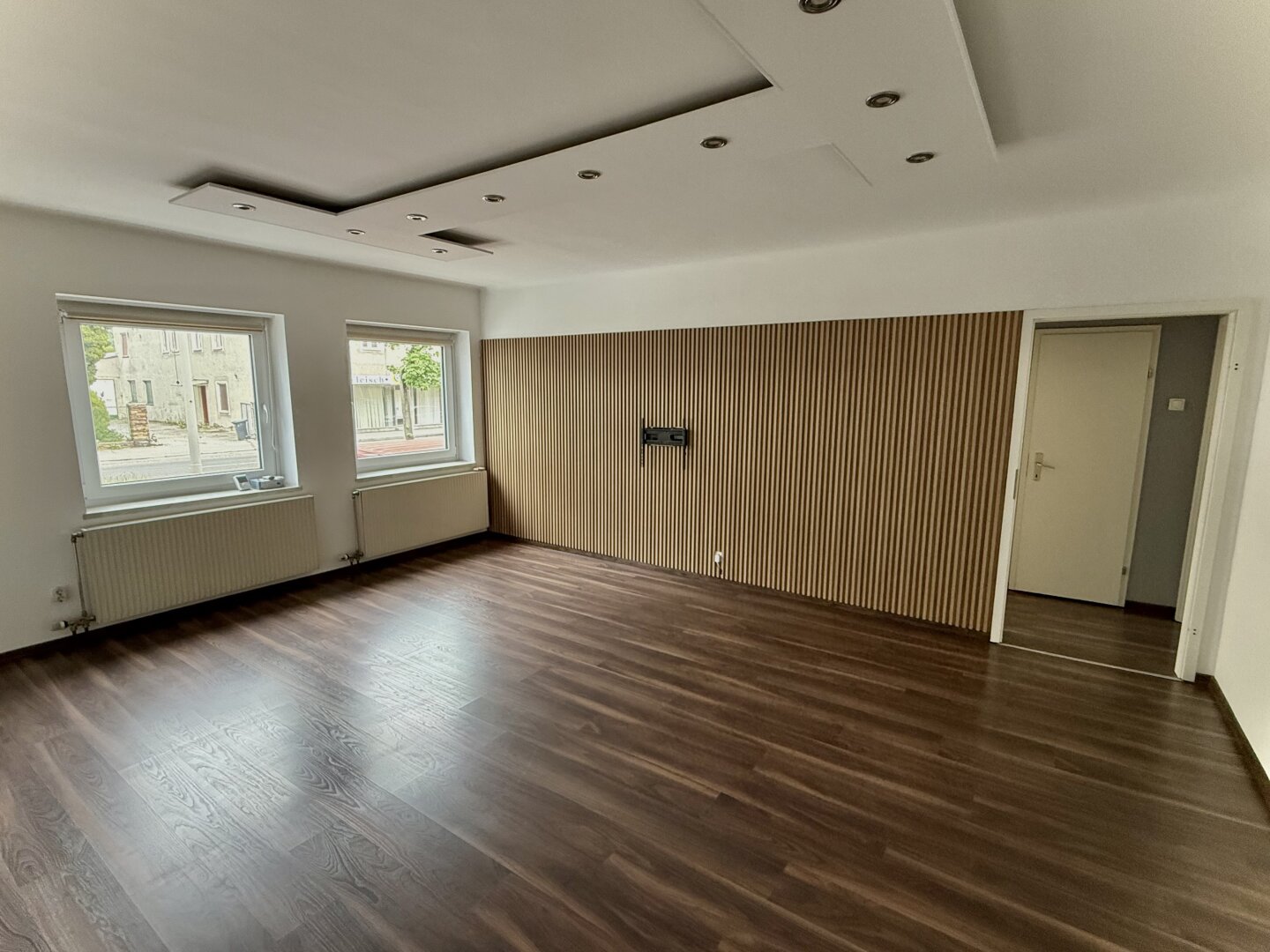 Lichtdurchflutete Räumlichkeiten mit Balkon in Bestlage!