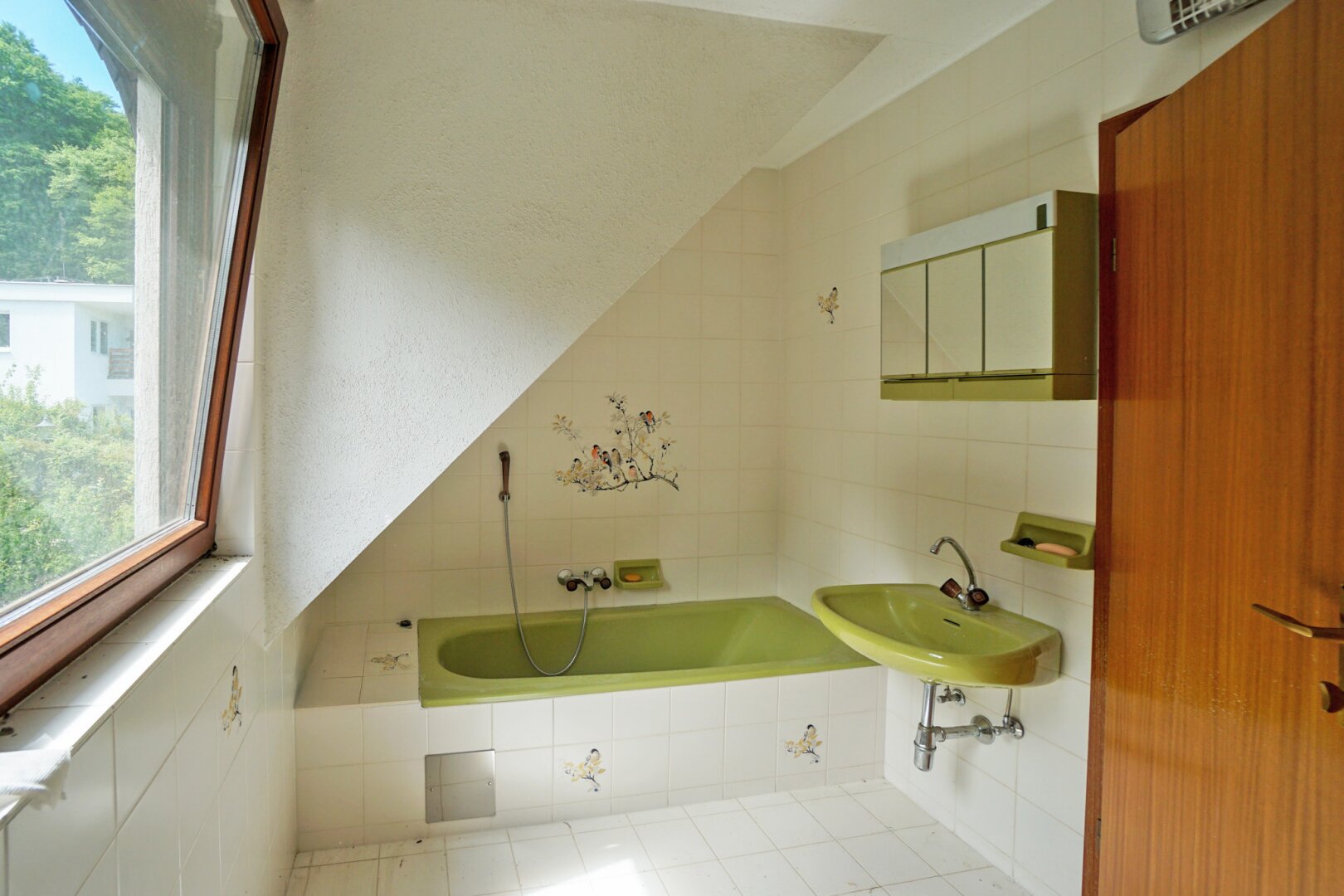 DG_Bad mit Wanne und WC