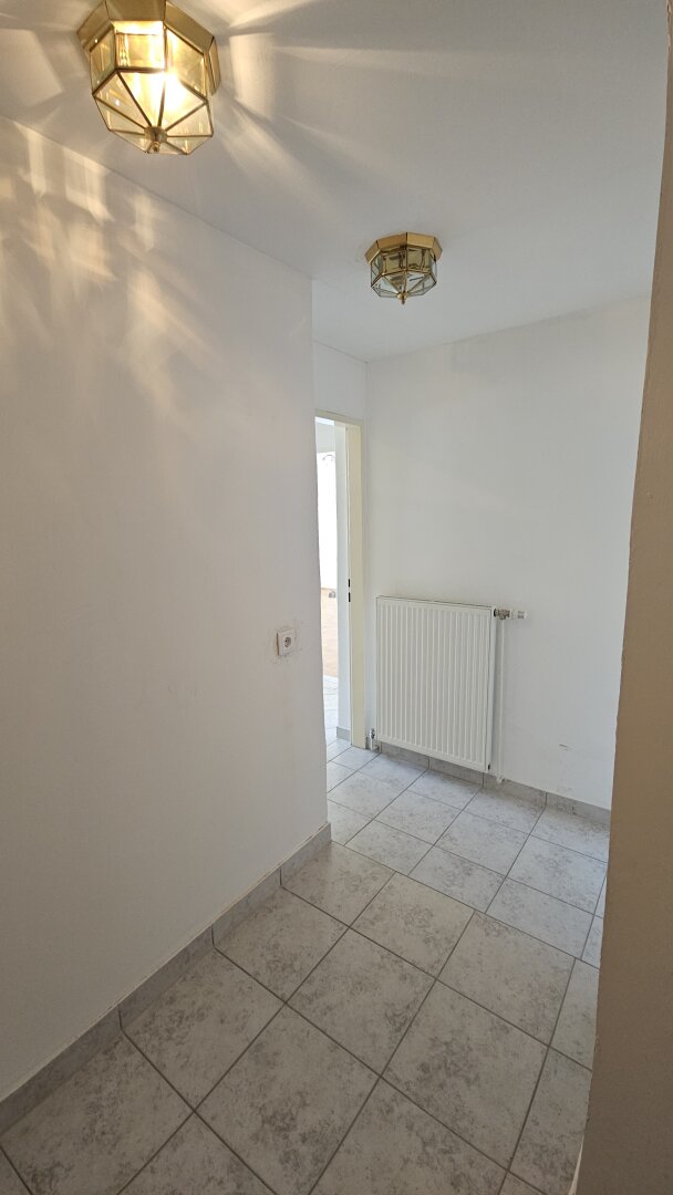 Ruhige sonnige 2-Zimmer-Wohnung mit Potenzial - PRAGER STRASSE