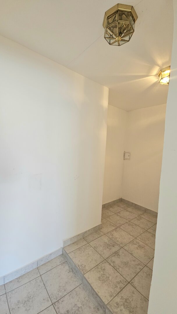 Ruhige sonnige 2-Zimmer-Wohnung mit Potenzial - PRAGER STRASSE