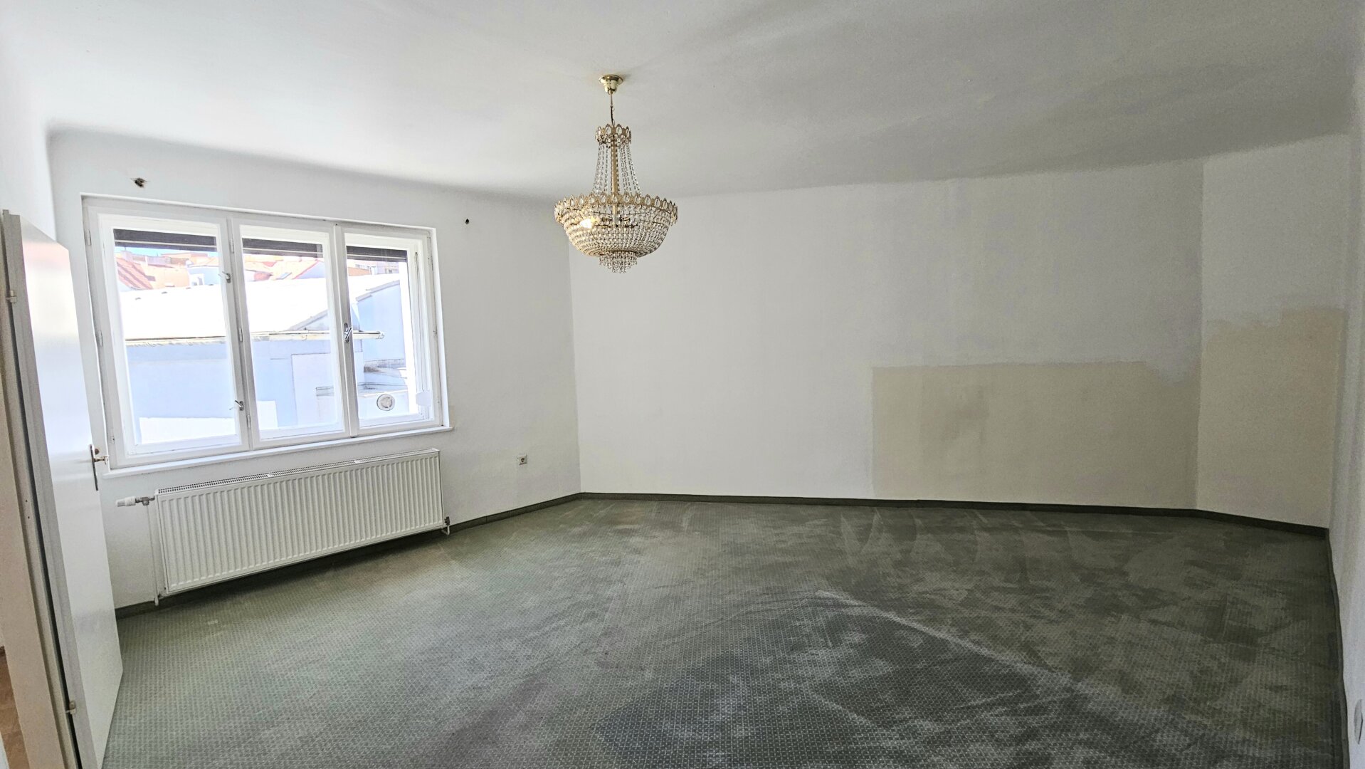 Ruhige sonnige 2-Zimmer-Wohnung mit Potenzial - PRAGER STRASSE