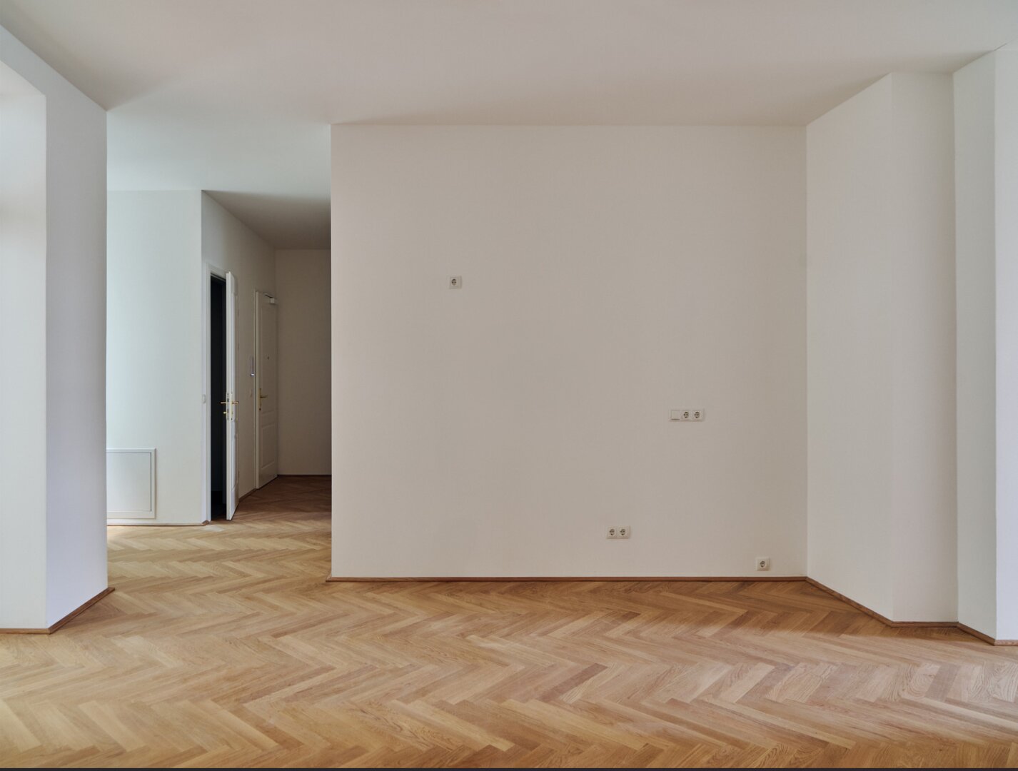 Seltenheit! 3Zi Altbauwohnung mit 2 Balkonen im Erstbezug - Hoher Standard!