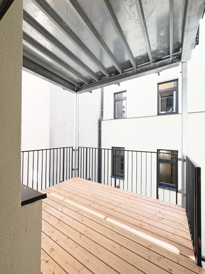 Helle 3 Zi Altbauwohnung im 2 OG mit großer Aussenfläche  - Die Schokoladenfabrik