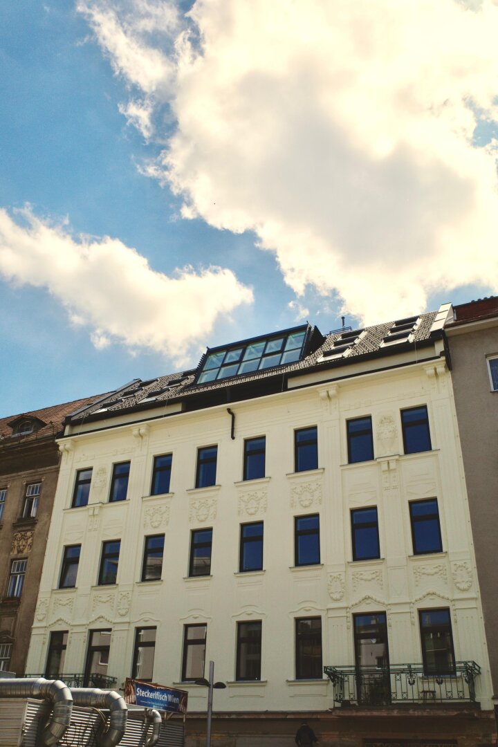Helle 3 Zi Altbauwohnung im 2 OG mit großer Aussenfläche  - Die Schokoladenfabrik