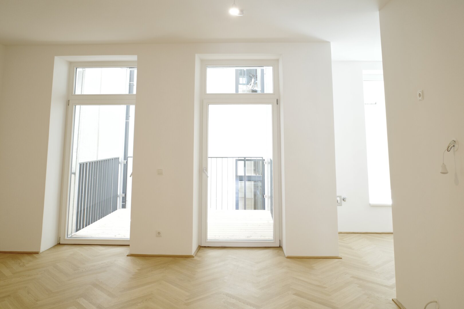Helle 3 Zi Altbauwohnung im 2 OG mit großer Aussenfläche  - Die Schokoladenfabrik