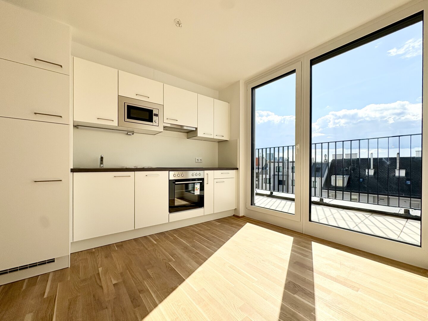 Traumhafte Dachgeschosswohnung mit Terrasse | Erstbezug|