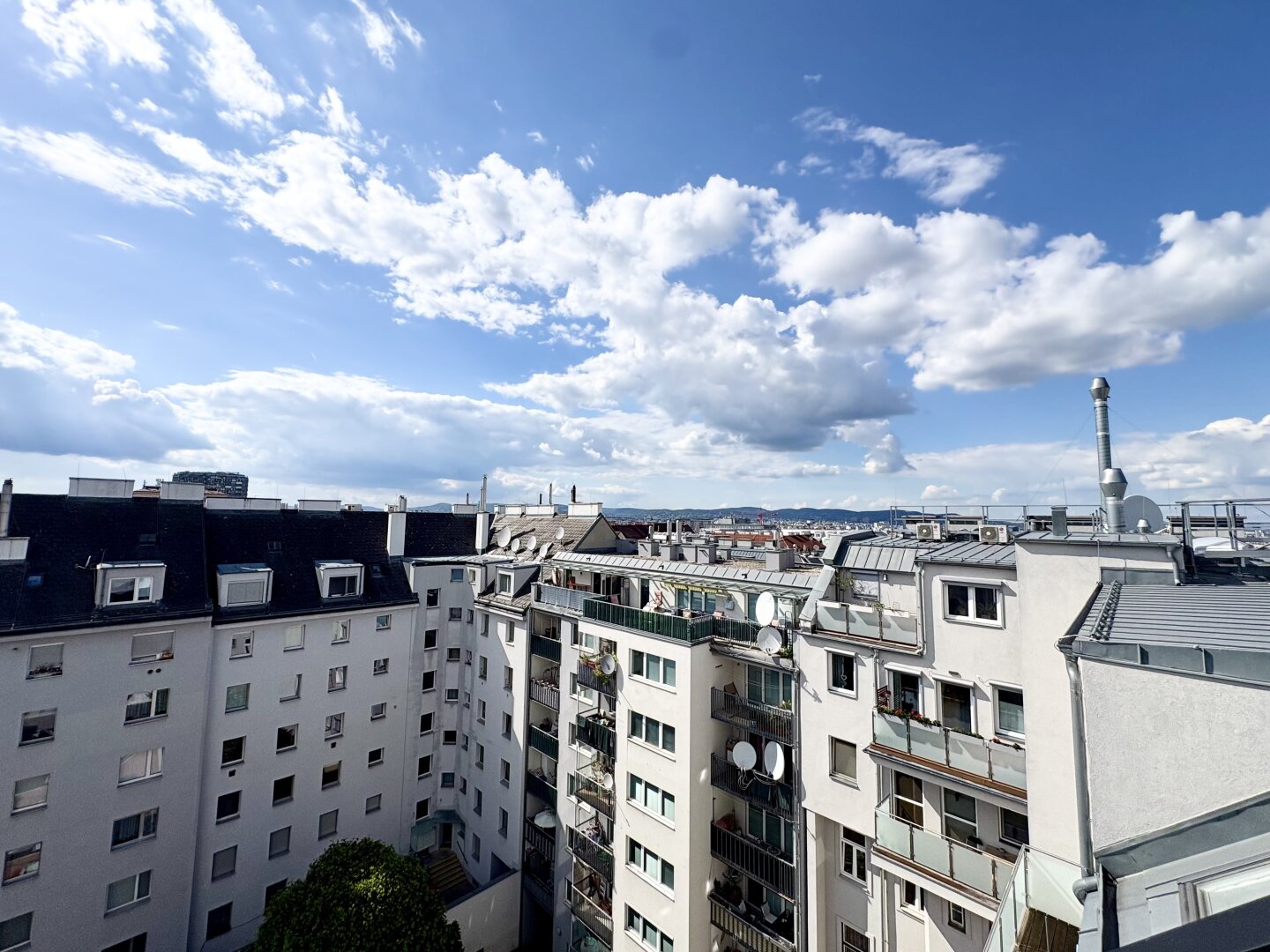 Traumhafte Dachgeschosswohnung mit Terrasse | Erstbezug|