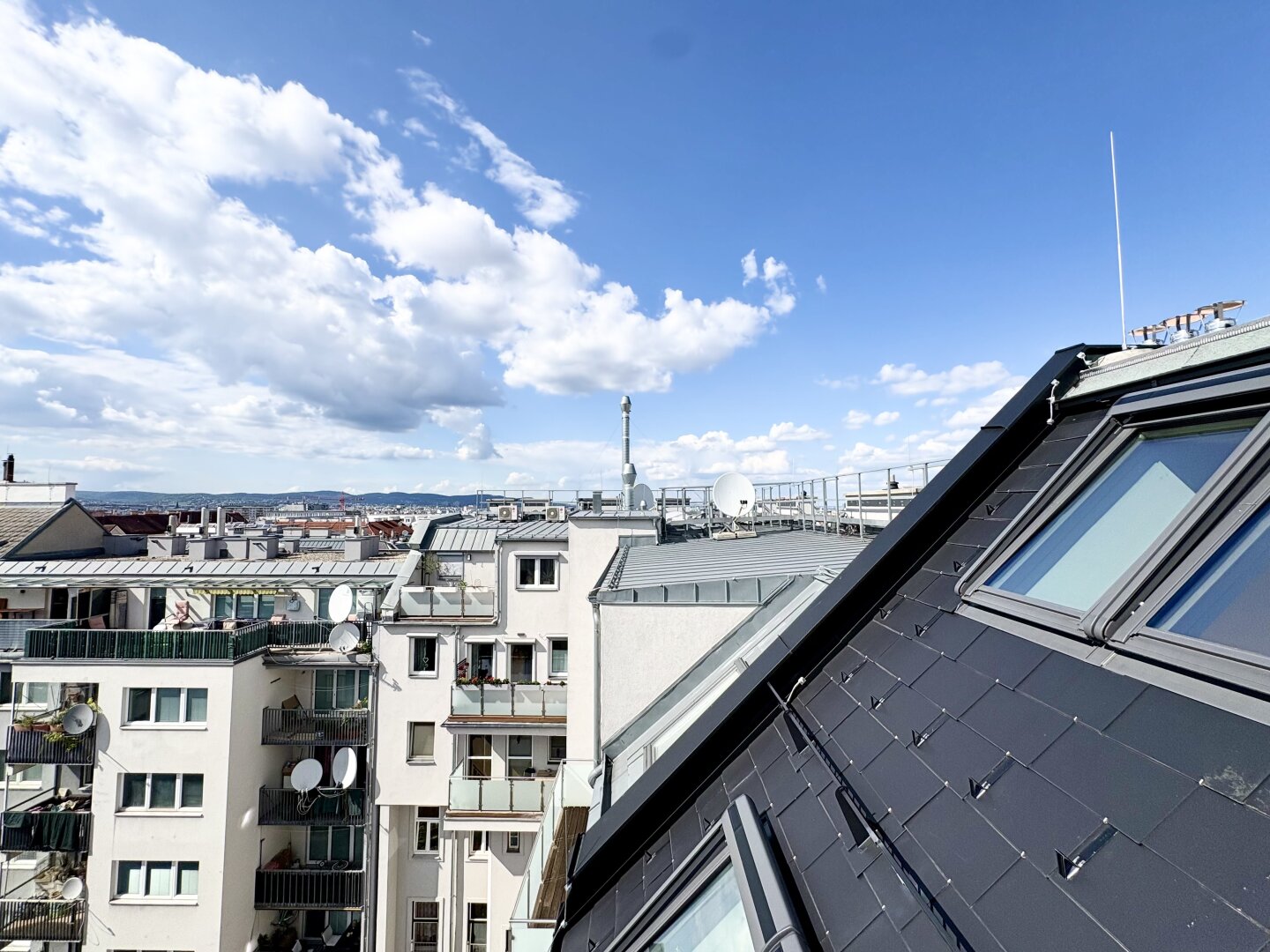 Traumhafte Dachgeschosswohnung mit Terrasse | Erstbezug|